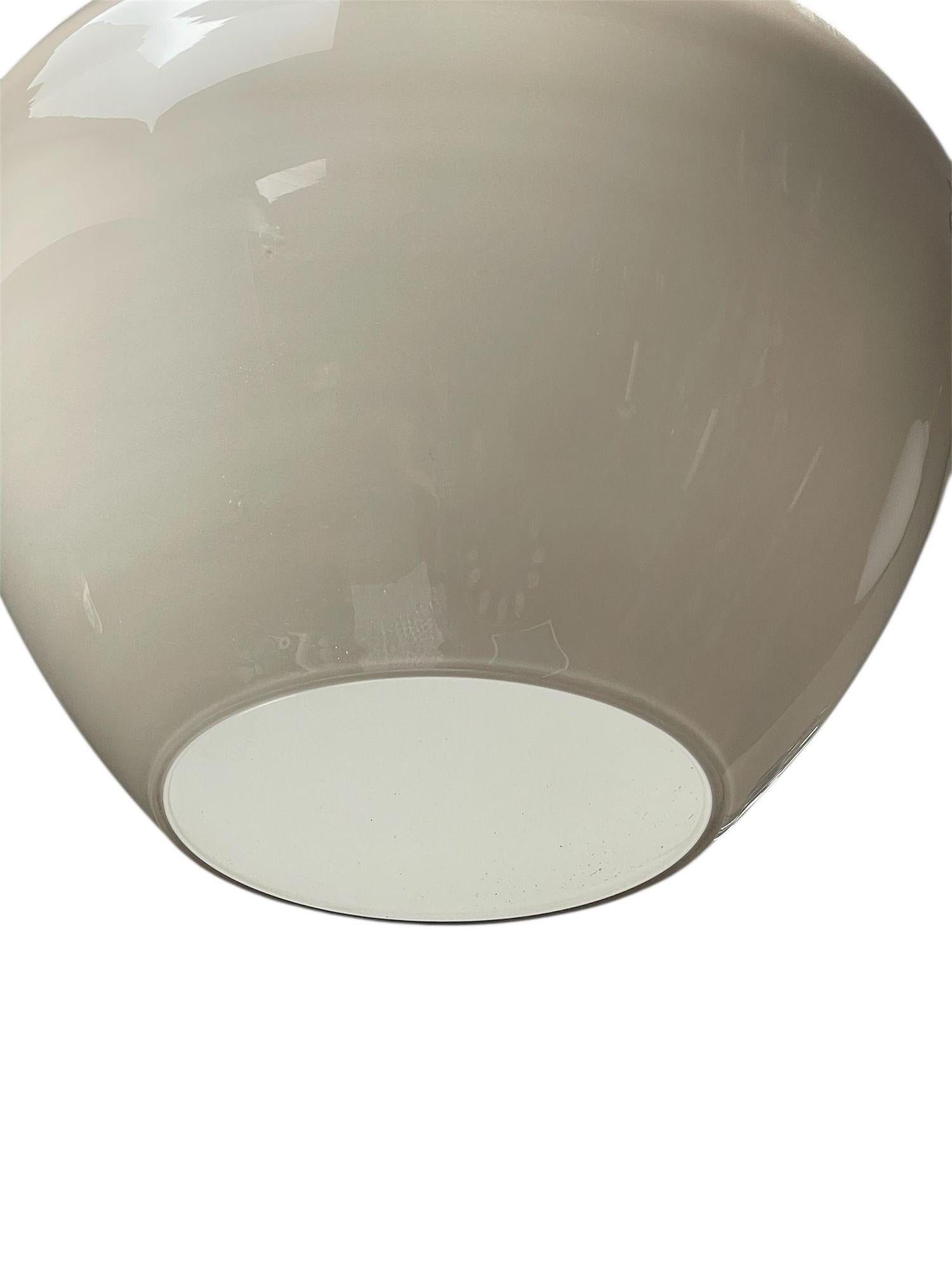 Fine XX secolo Coppia di pendenti in vetro grigio di Murano, anni '80. in vendita