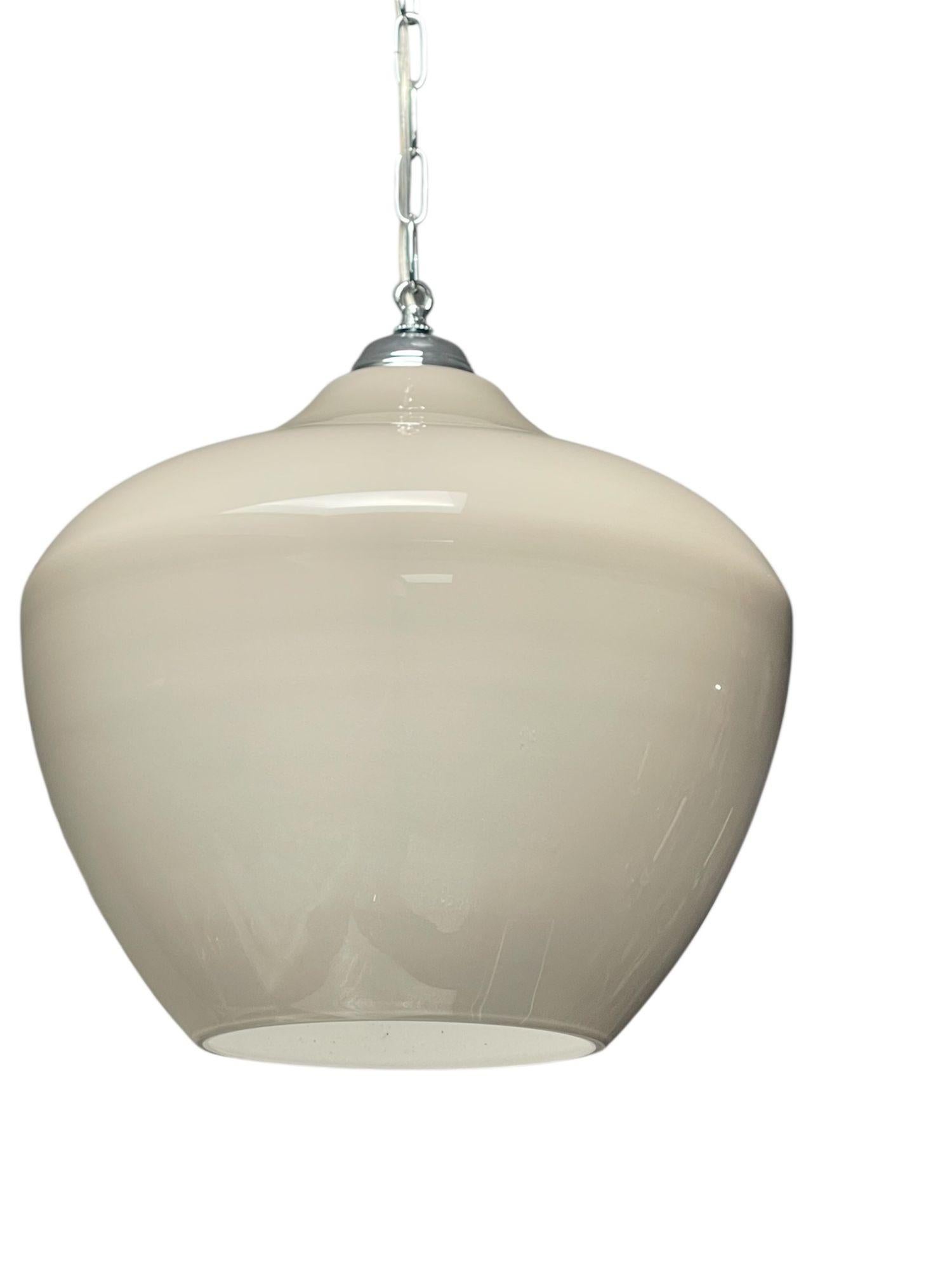 Coppia di pendenti in vetro grigio di Murano, anni '80. in vendita 1