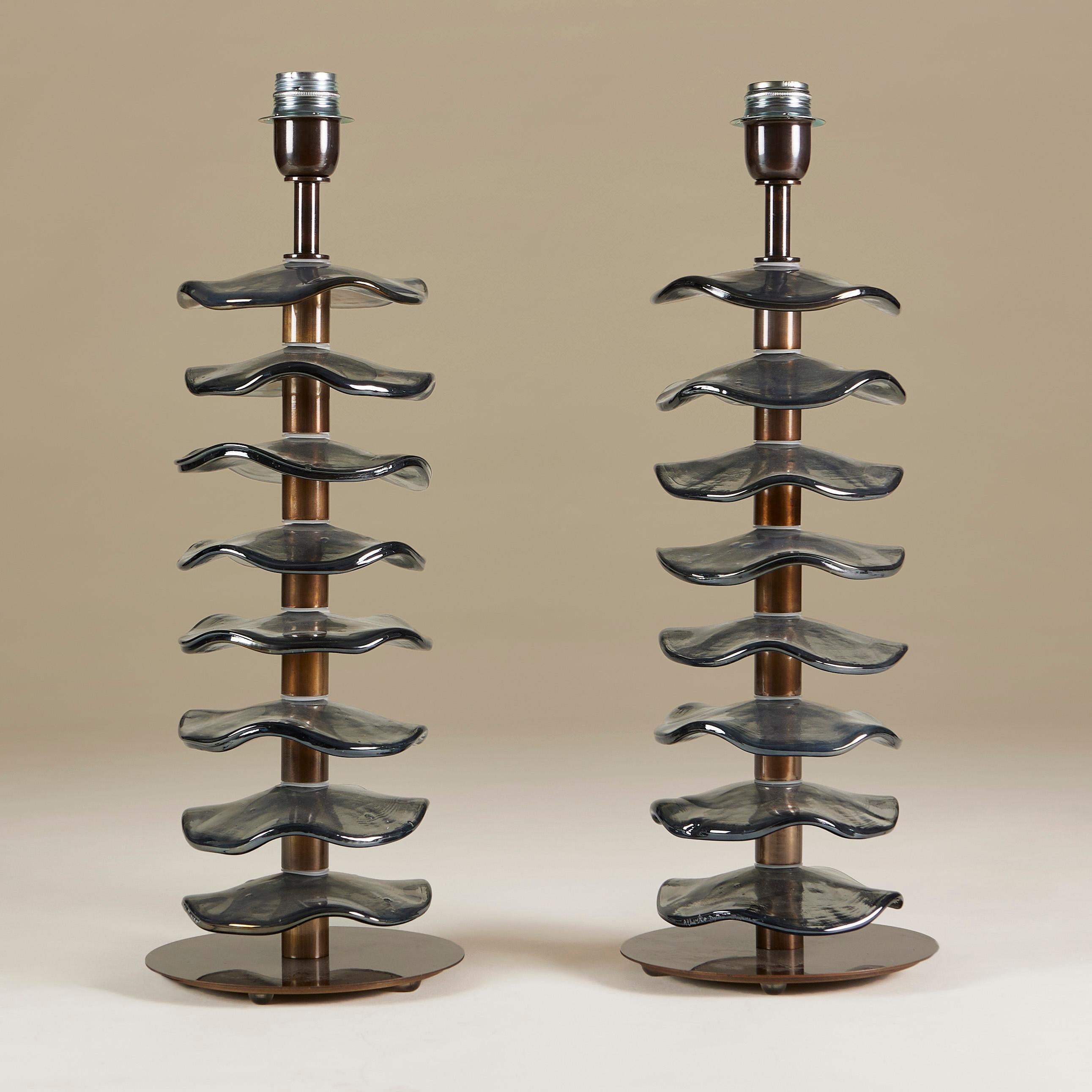 Pair of Italian Murano grey iridescent petal lamps with brass detailing, modern In New Condition For Sale In London, GB
