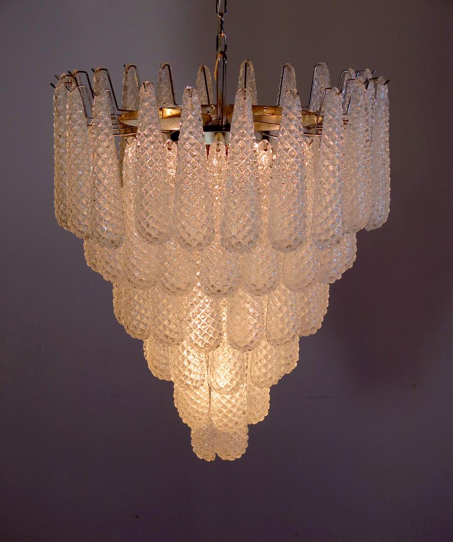 Italiano Coppia di lampadari italiani a 75 petali di Murano, Murano in vendita