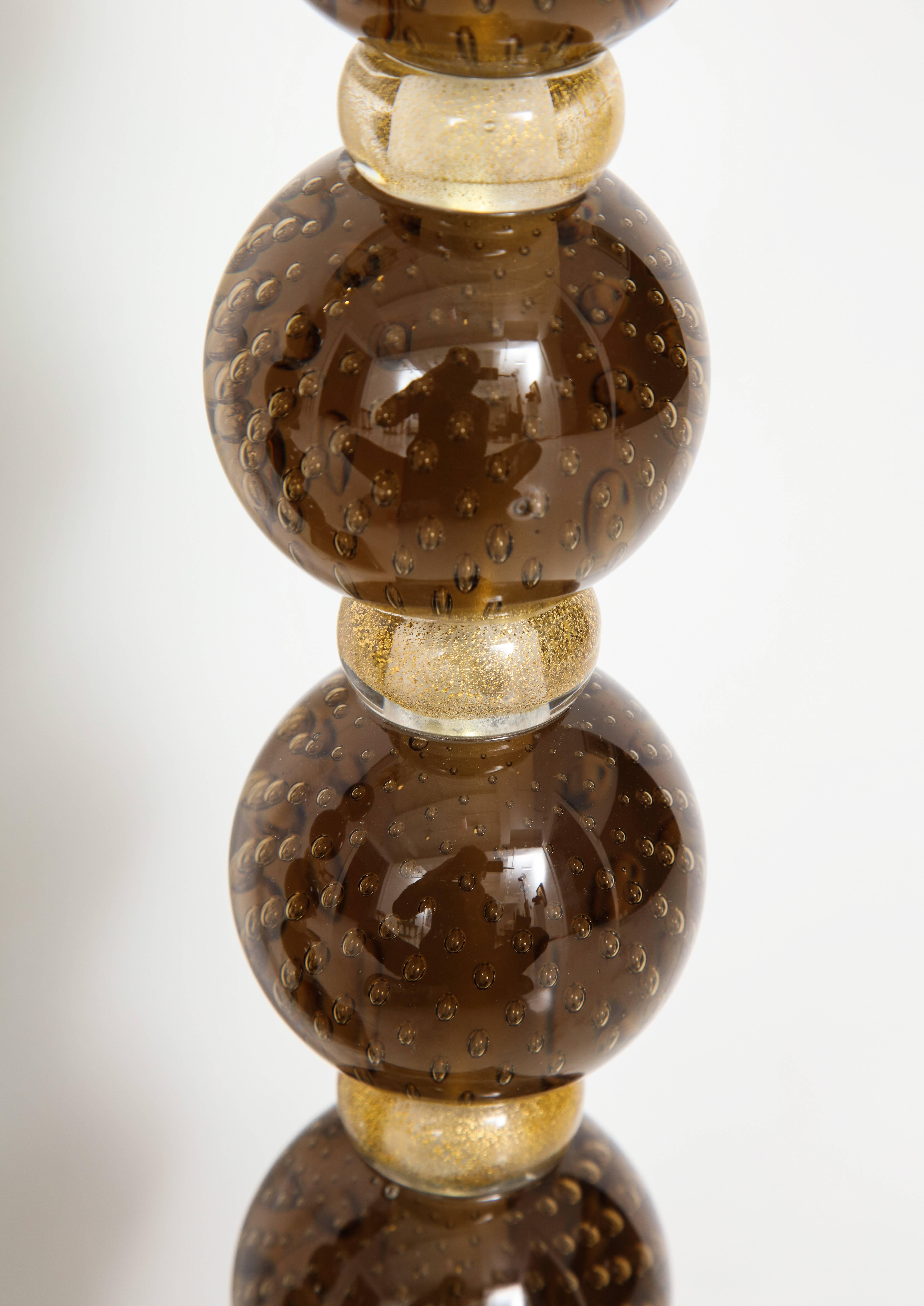 XXIe siècle et contemporain Paire de lampes sphériques italiennes en verre de Murano « Pulegoso » en bronze et or, signées en vente