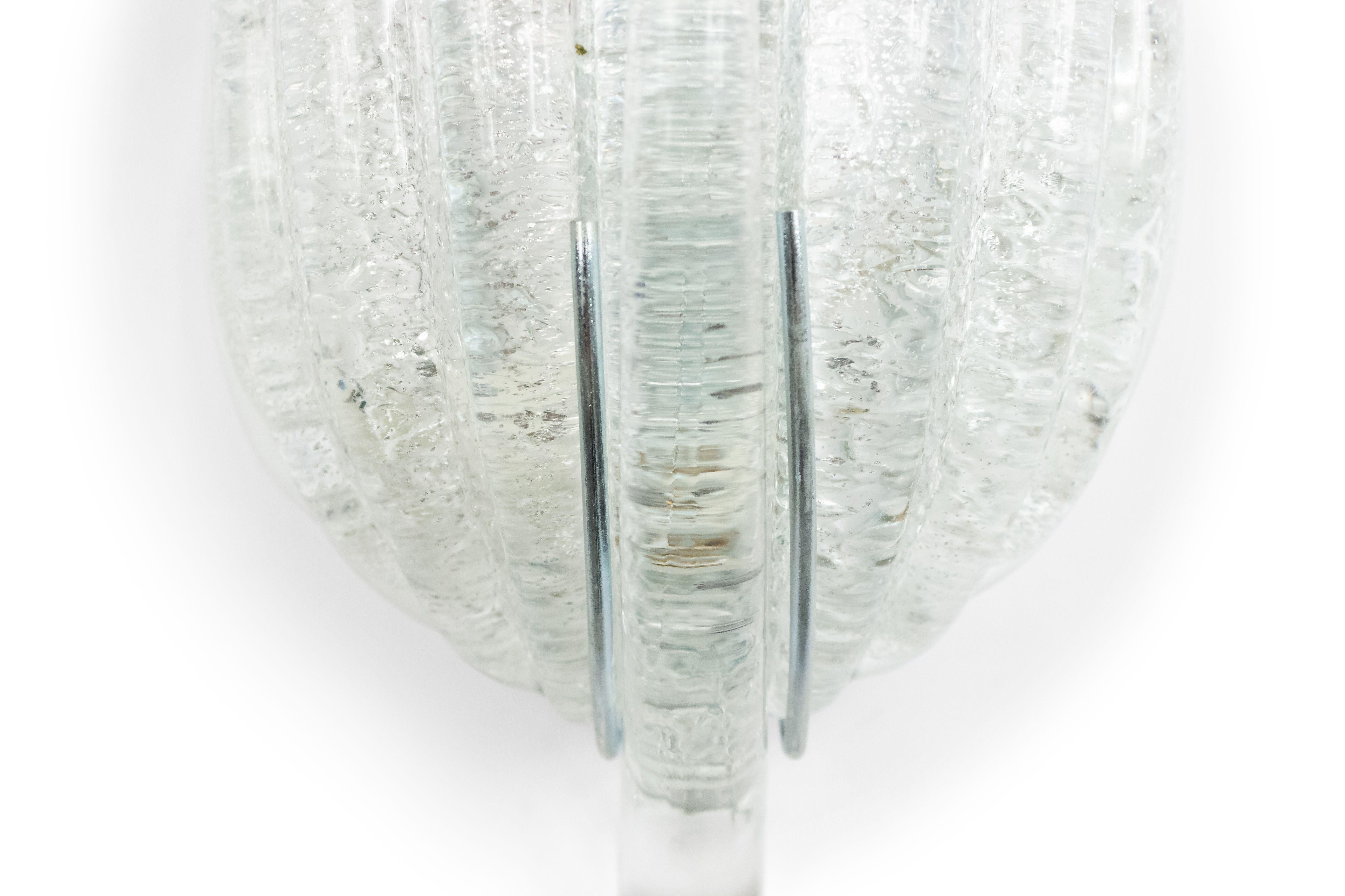 Mid-Century moderno Coppia di applique italiane di Murano con foglie di vetro spolverate d'argento in vendita