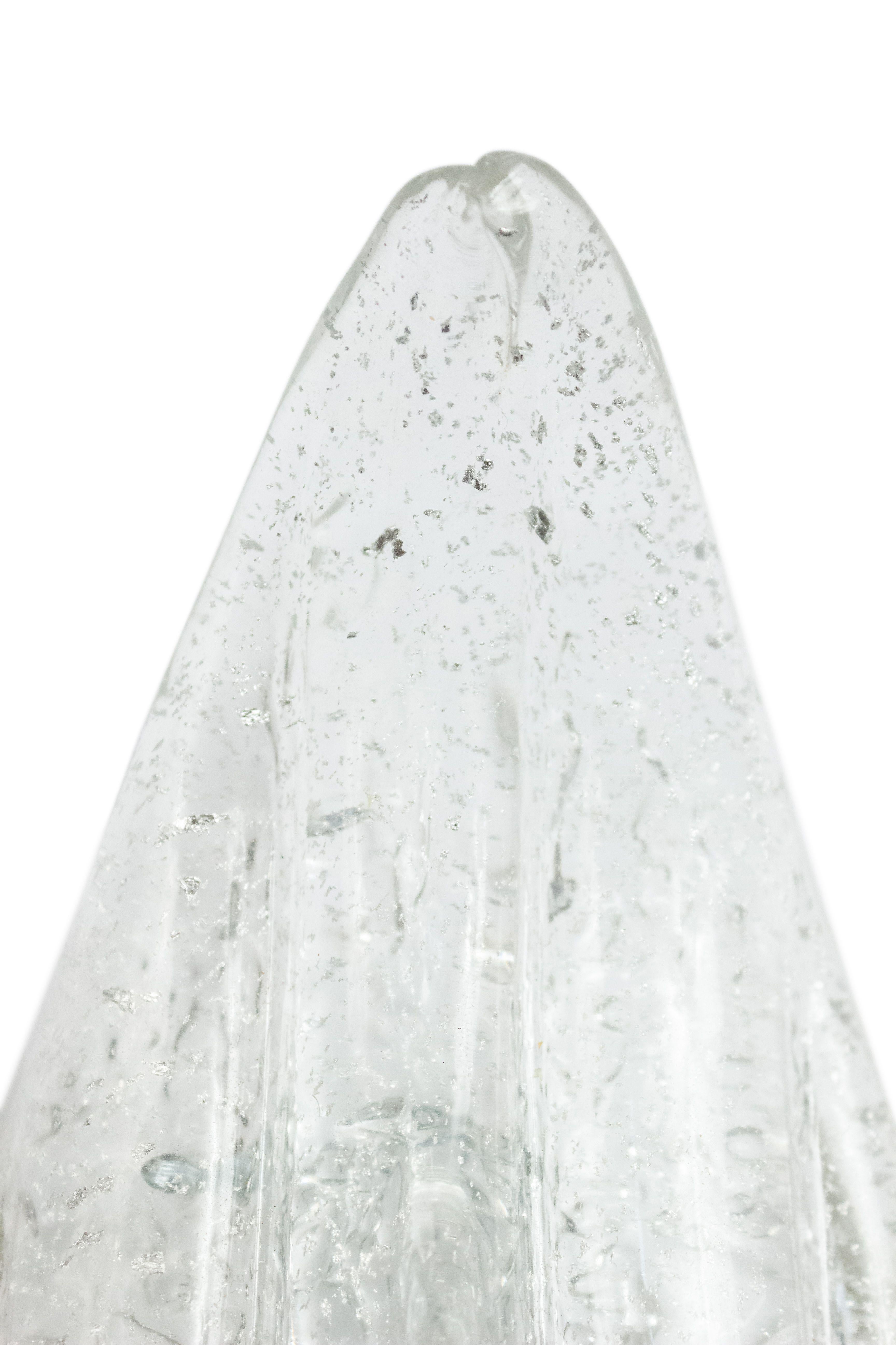 Italiano Coppia di applique italiane di Murano con foglie di vetro spolverate d'argento in vendita