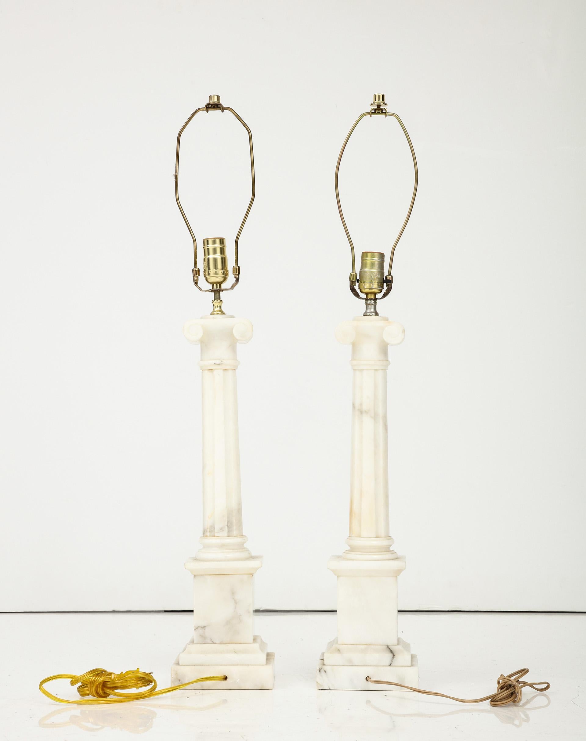 Pair of Italian Neo-classic Marble Column Lamps In Good Condition For Sale In New York, NY