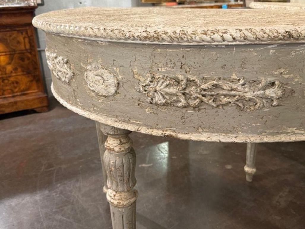 Bois Paire de consoles italiennes néoclassiques sculptées et peintes en vente