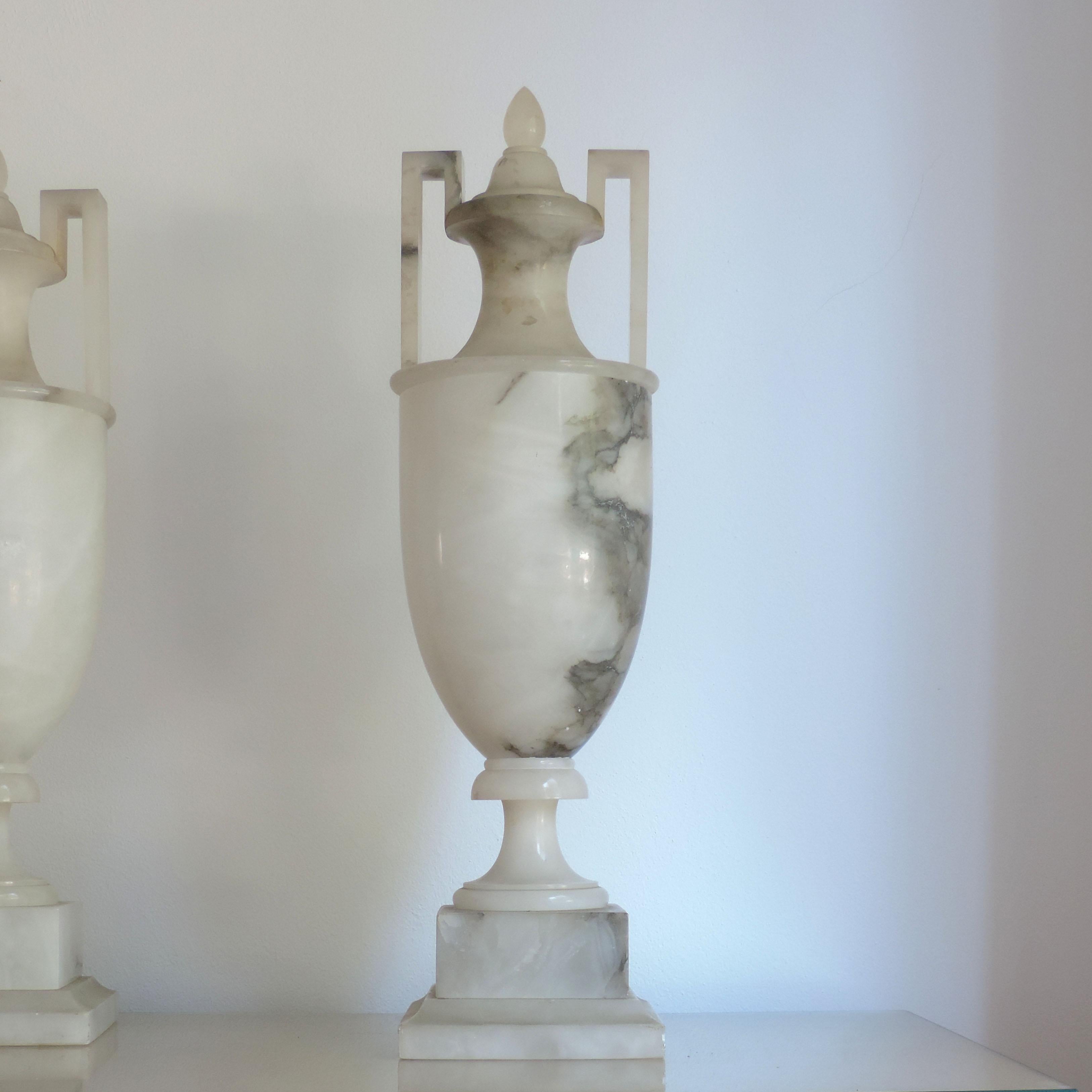 Pair of Italian Neo Classical Style Art Deco 1920s Alabaster Urn Table Lamps For Sale 3