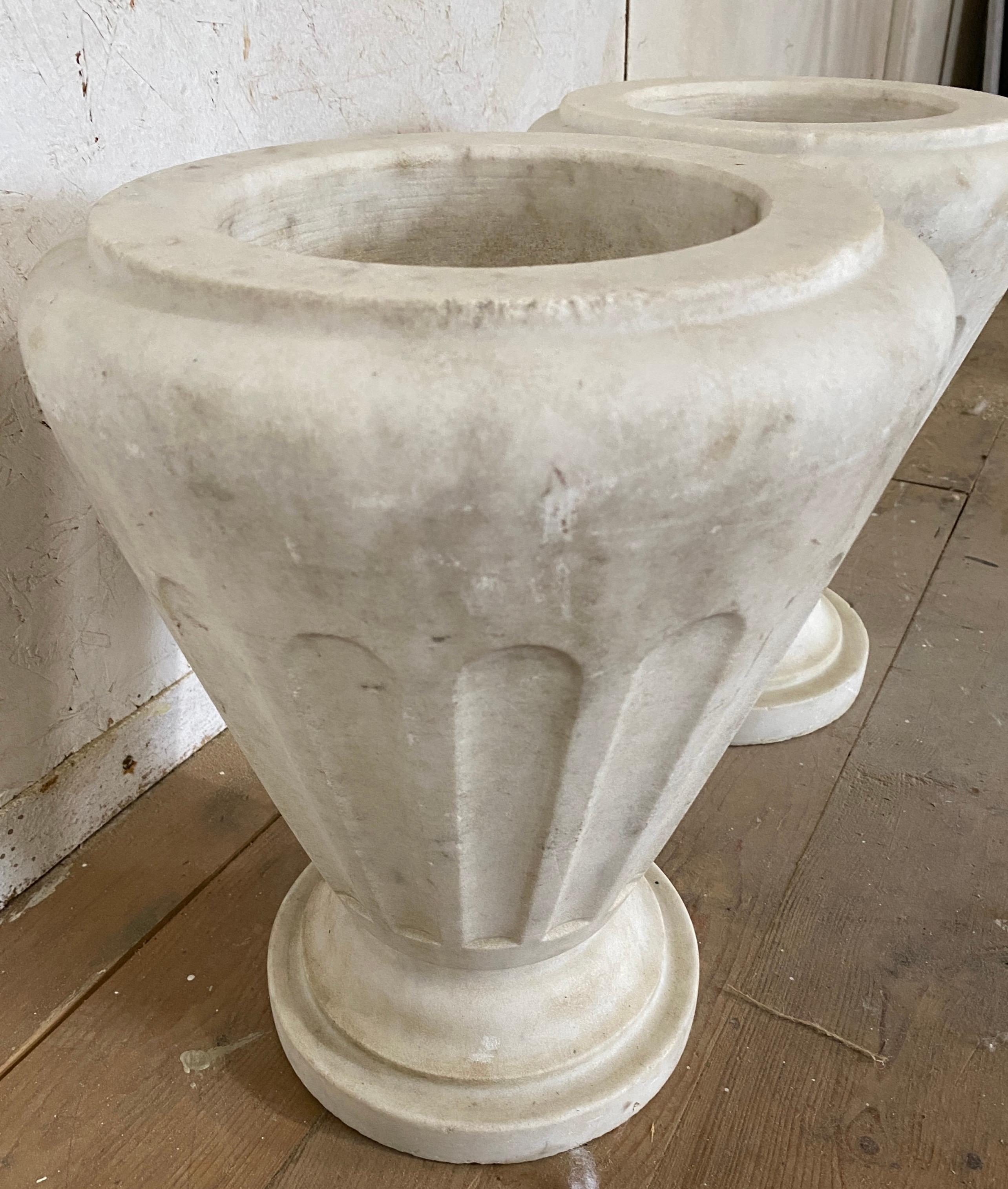 Neoclassical Revival Pair of Italian Neo-Classical Style Marble Urns For Sale