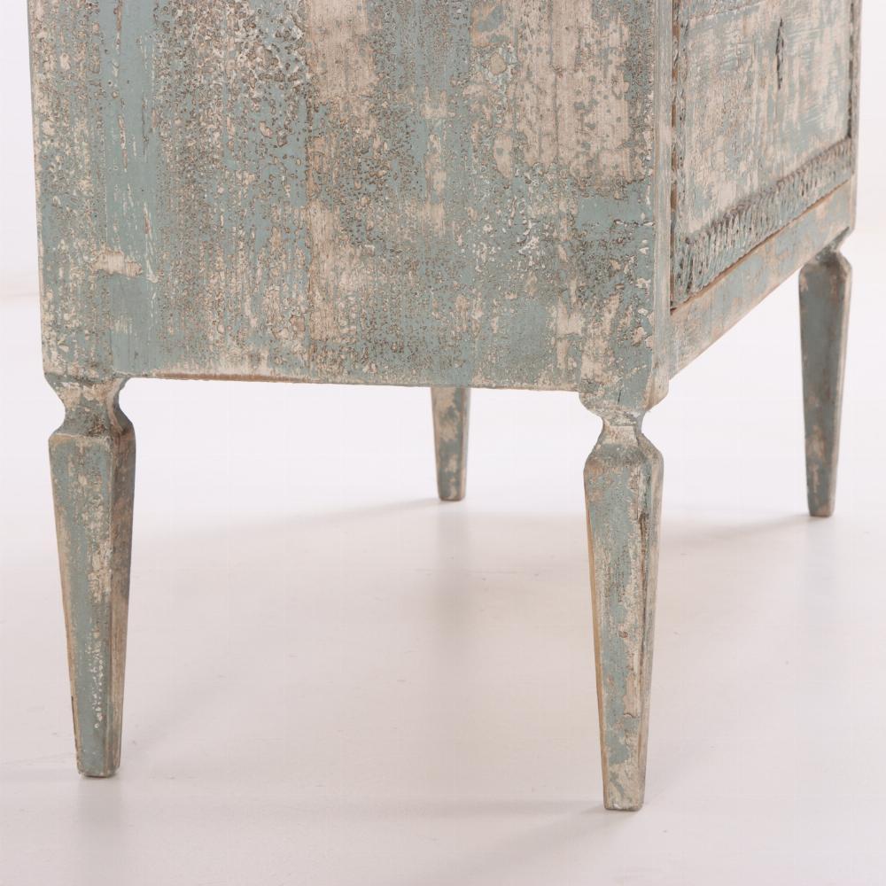 Pair of Italian Neo-Classical style painted and carved commodes, C 1910. In Distressed Condition In Philadelphia, PA