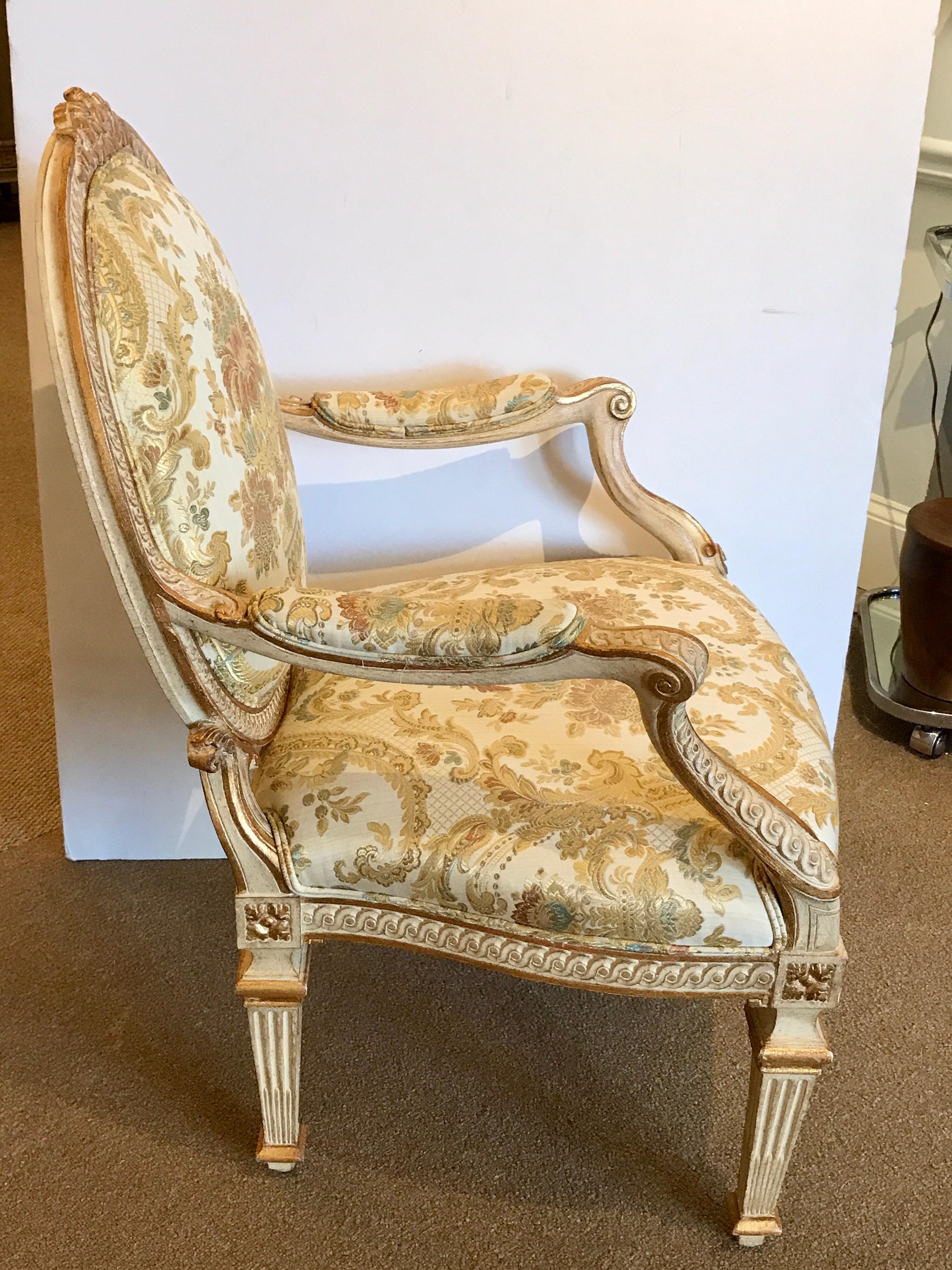 Pair of Italian Neoclassic Carved Giltwood Armchairs For Sale 3