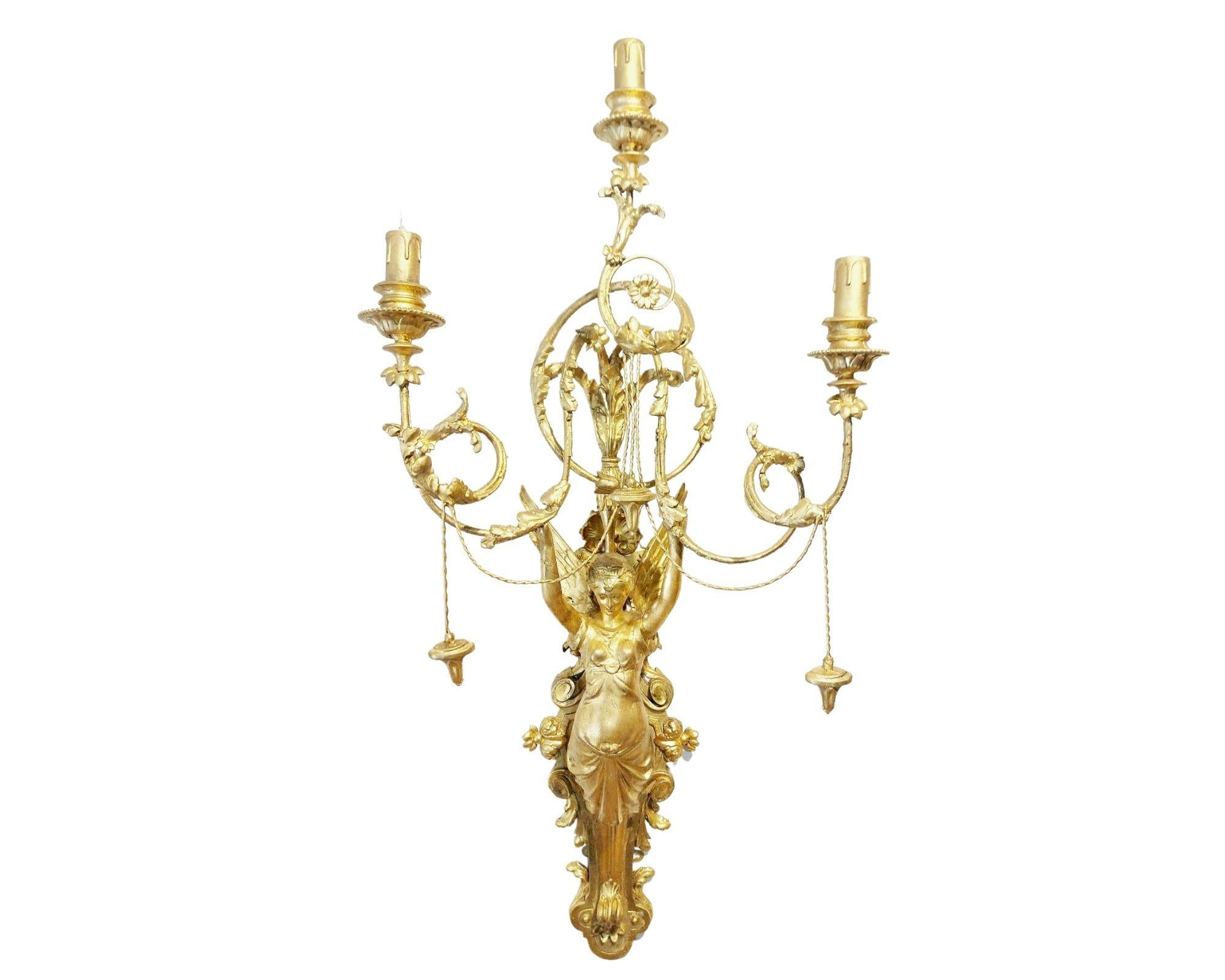 Neoclassical Pair of Italian Neoclassic Empire Gilt Wood Wall Sconces For Sale
