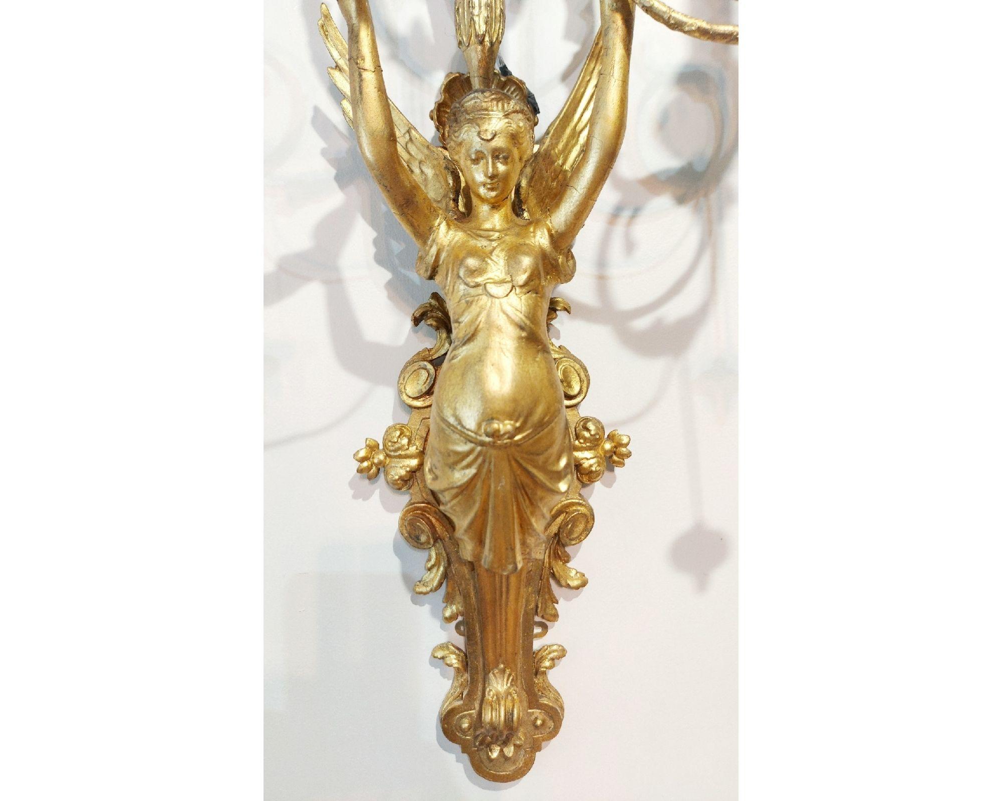 Pair of Italian Neoclassic Empire Gilt Wood Wall Sconces In Good Condition For Sale In Dublin, IE