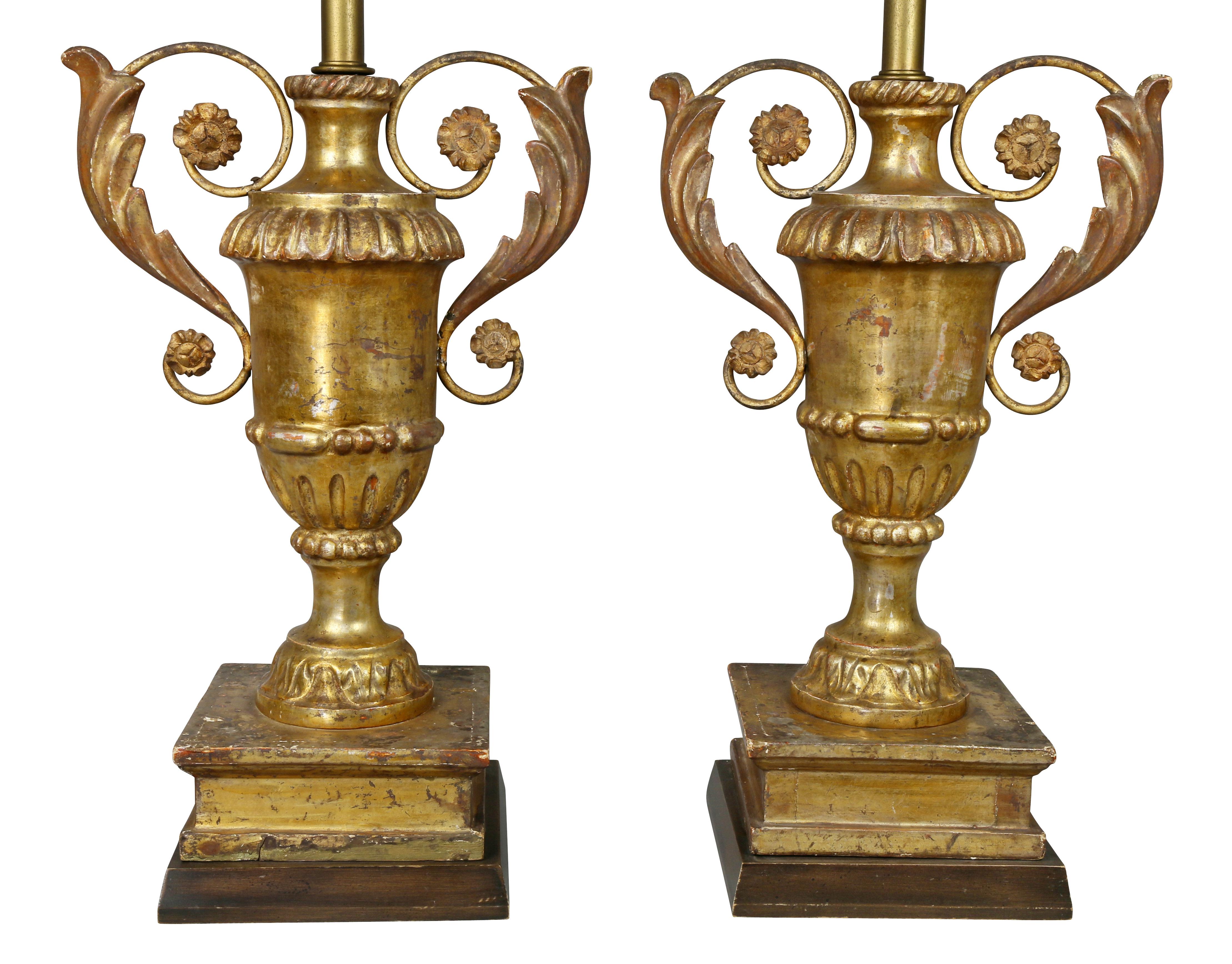 Neoclassical Pair of Italian Neoclassic Giltwood Table Lamps