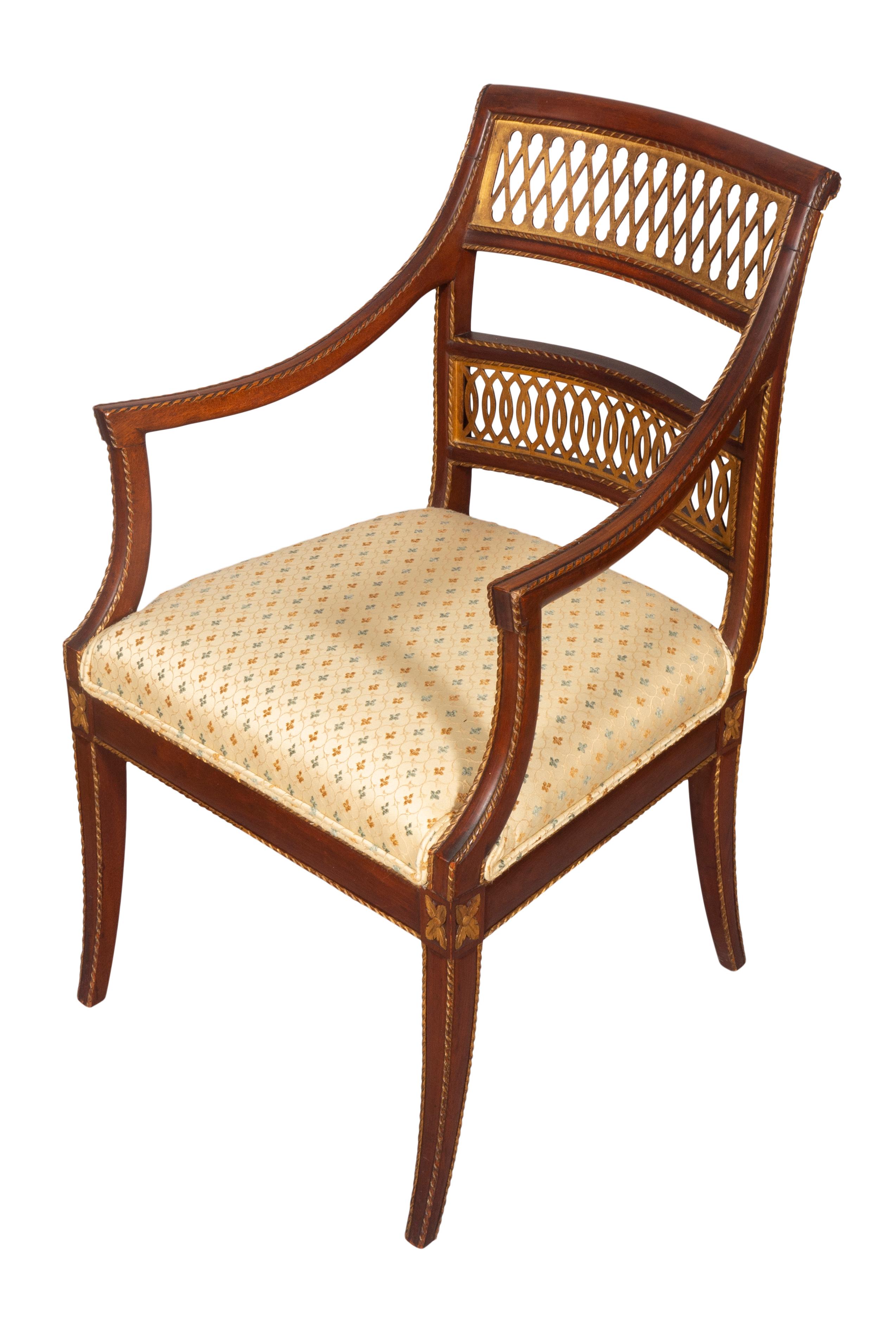 Paar italienische Sessel aus Nussbaumholz im neoklassischen Stil im Angebot 5