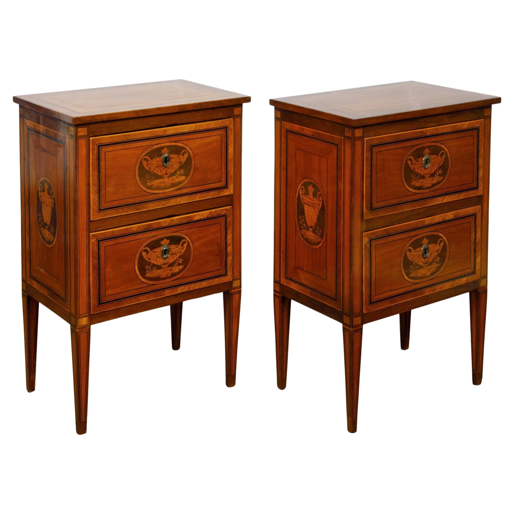 Pair of Italian Neoclassical 1800s Walnut Bedside Tables with Marquetry Décor For Sale