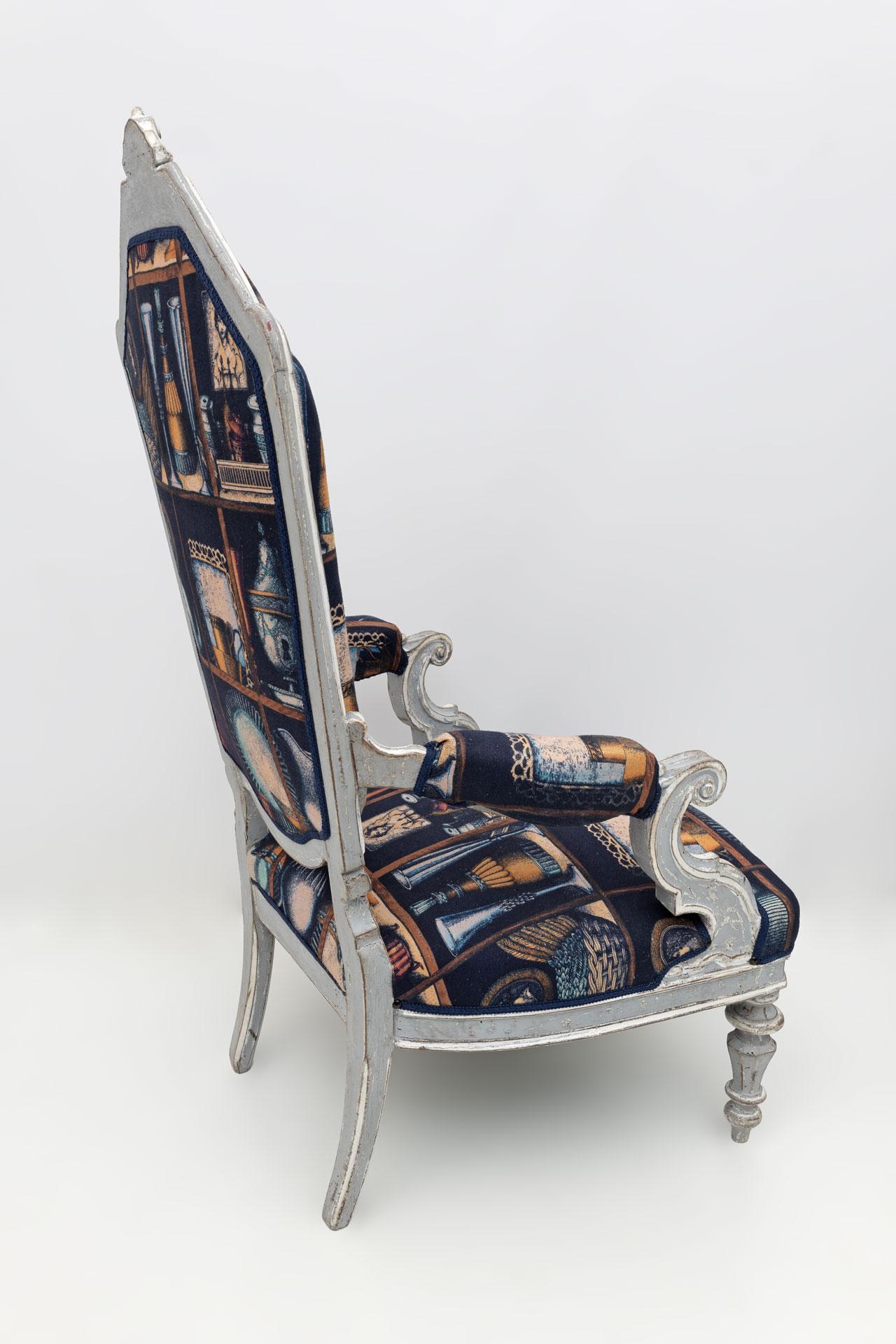 Pair of Italian Neoclassical Armchairs with Fornasetti Linen Fabric For Sale 1