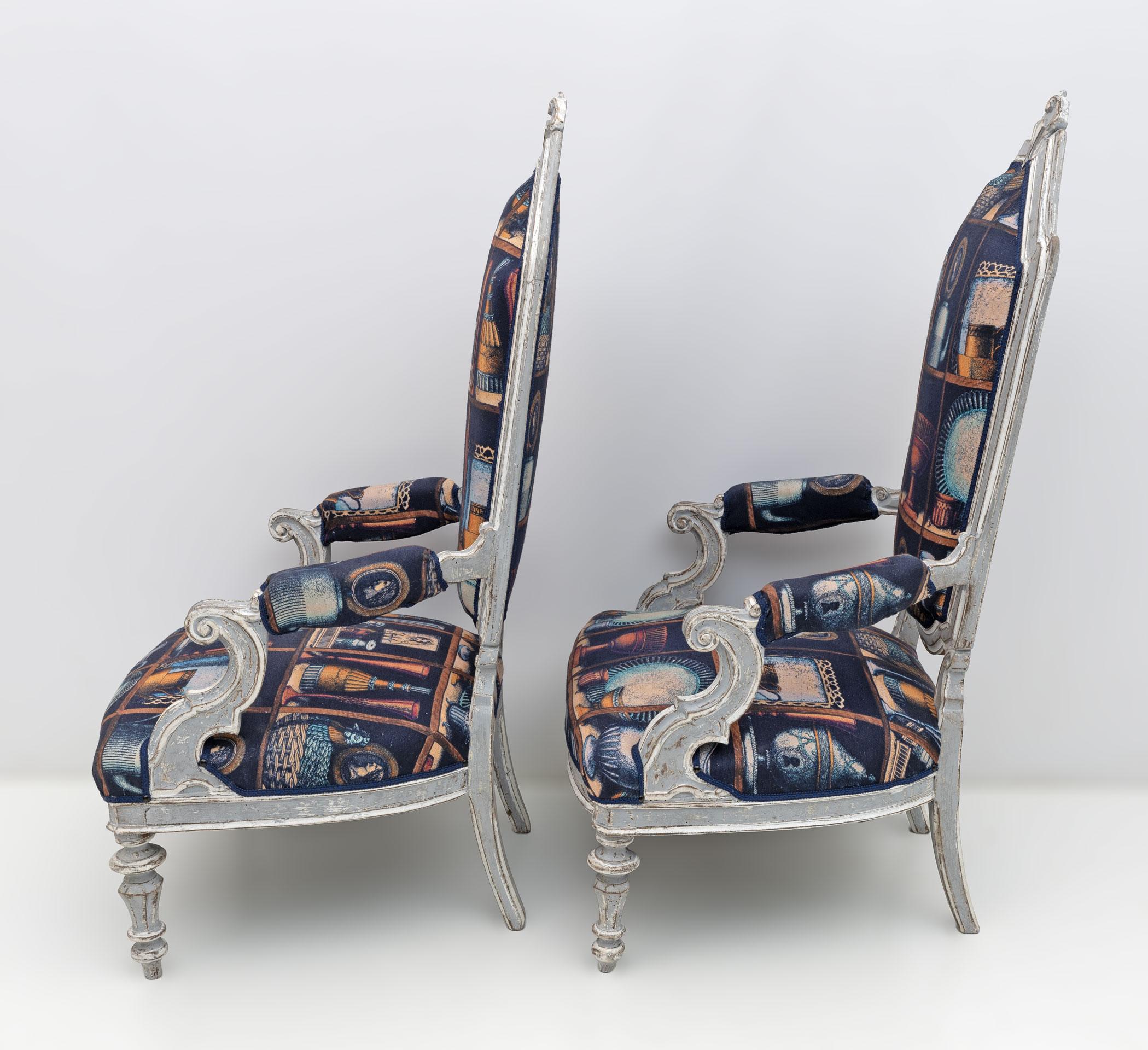 Pair of Italian Neoclassical Armchairs with Fornasetti Linen Fabric For Sale 5