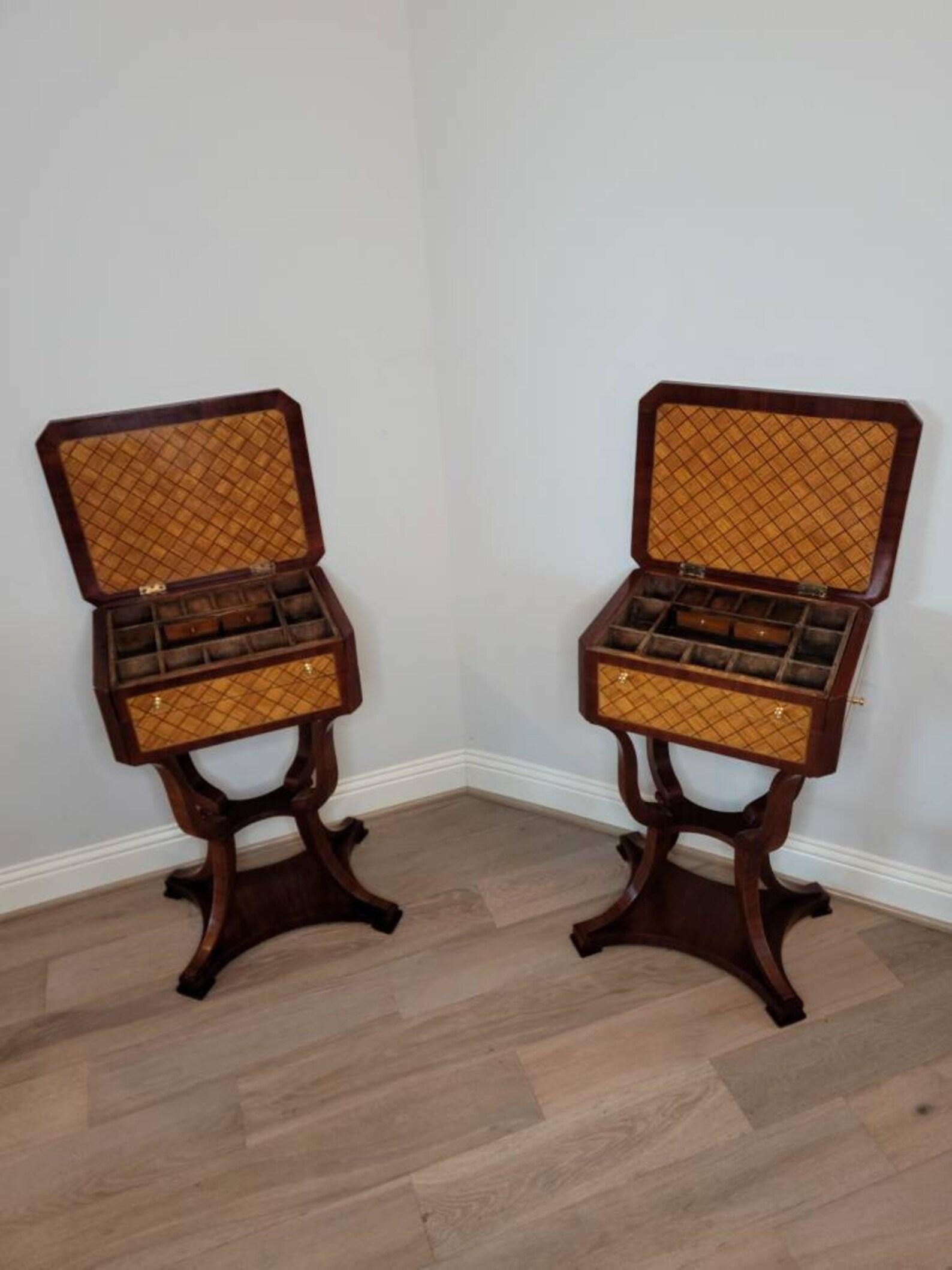 20th Century Pair of Italian Neoclassical Chessboard Parquetry Inlaid Tables For Sale