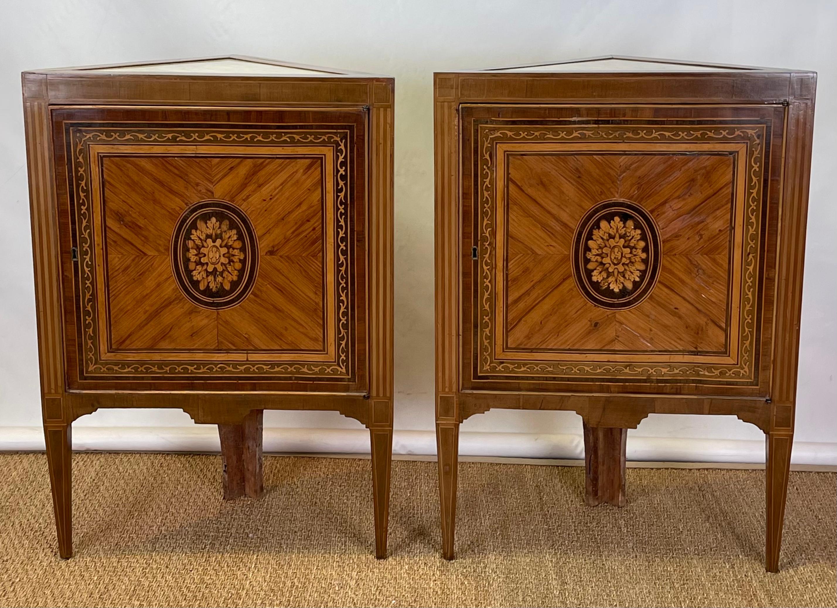 Pair of Italian Neoclassical Corner Cabinets For Sale 1