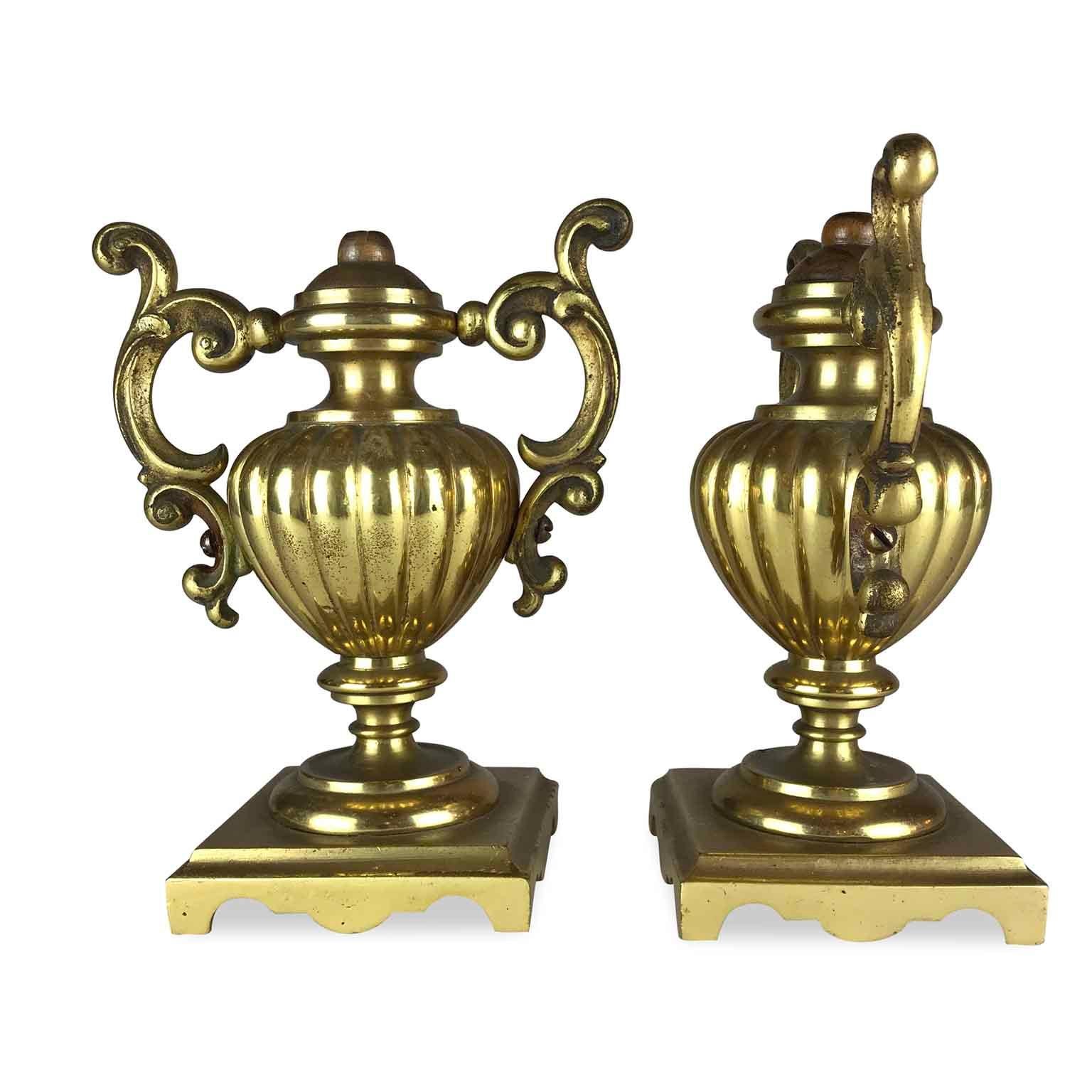 Pair of Italian Neoclassical Gilt Bronze Urn Vases, circa 1820s For Sale 1