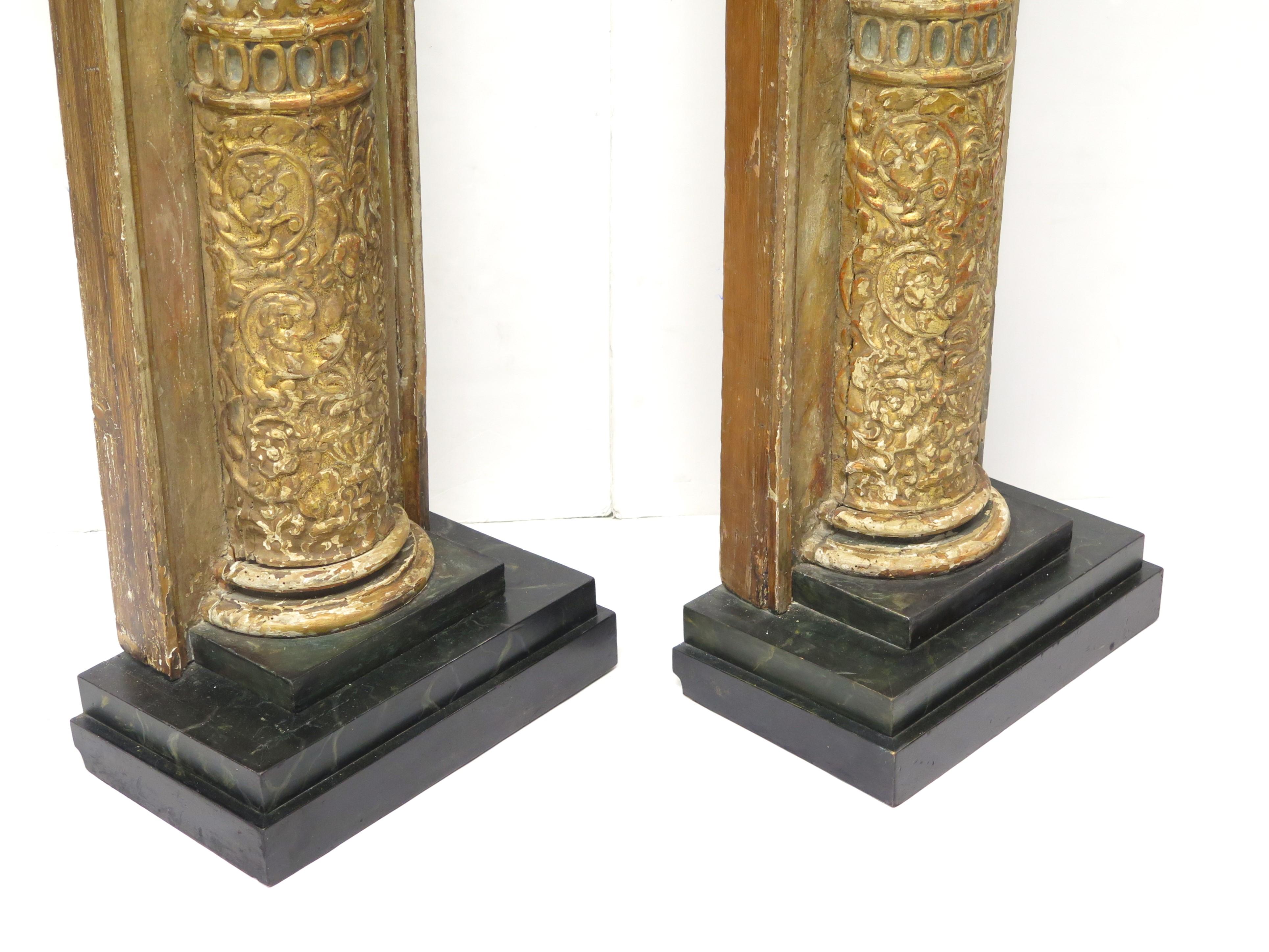 Pair of Italian Neoclassical Giltwood and Polychrome Columns For Sale 4