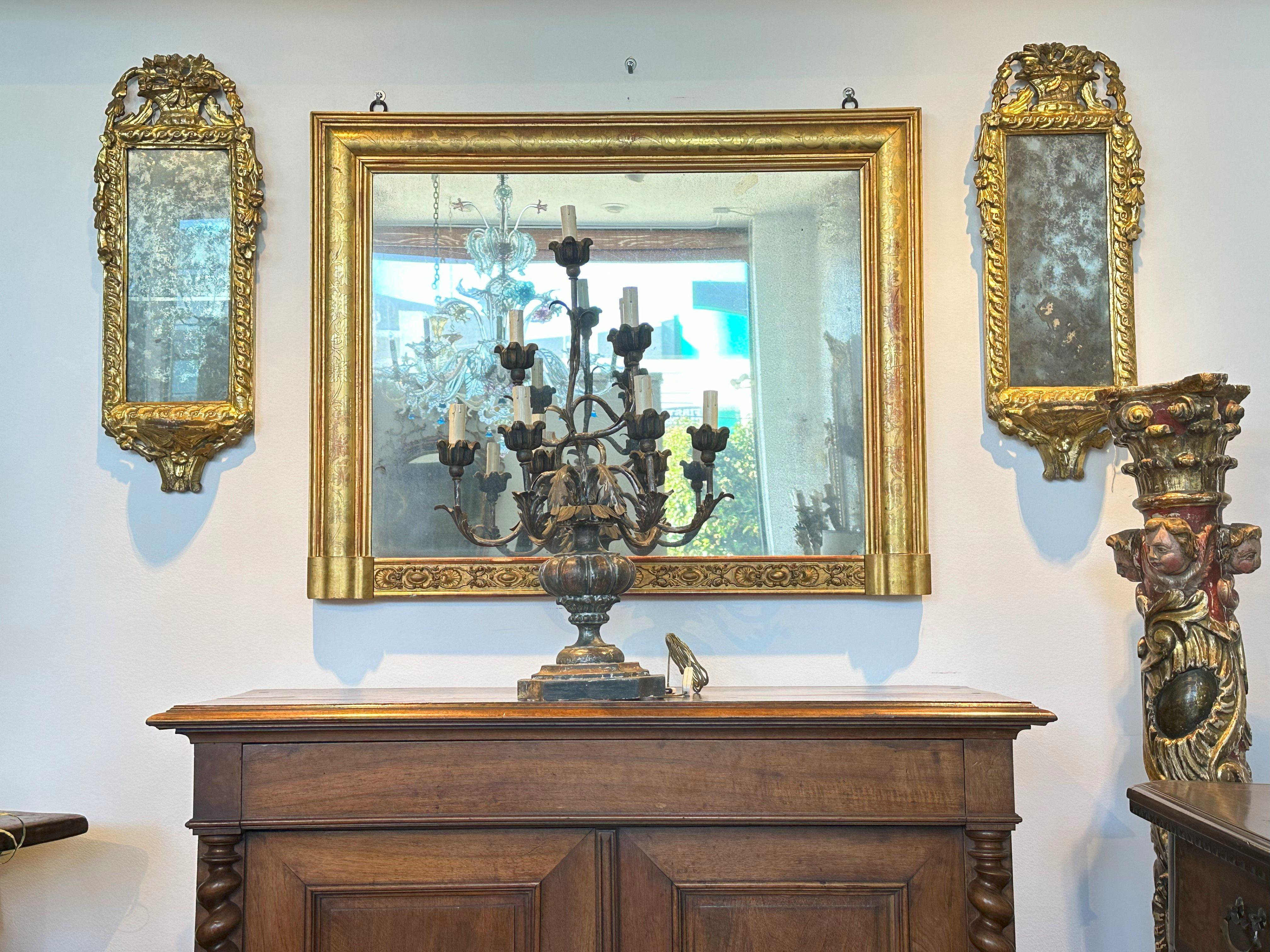 Paire de miroirs italiens néoclassiques en bois doré, datant d'environ 1780 en vente 3
