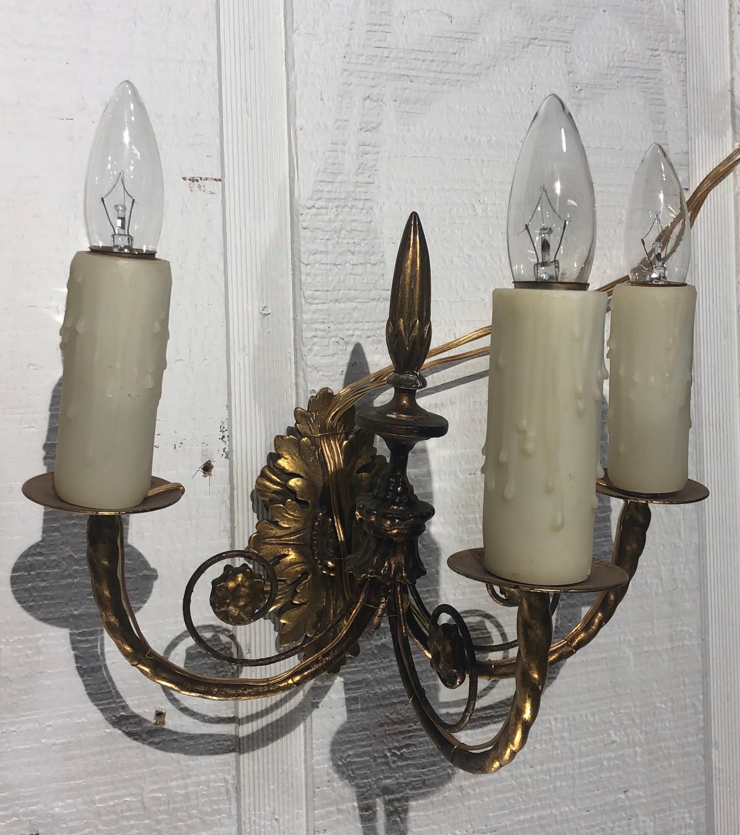 Pair of Italian Neoclassical Giltwood Sconces, 19th Century For Sale 5