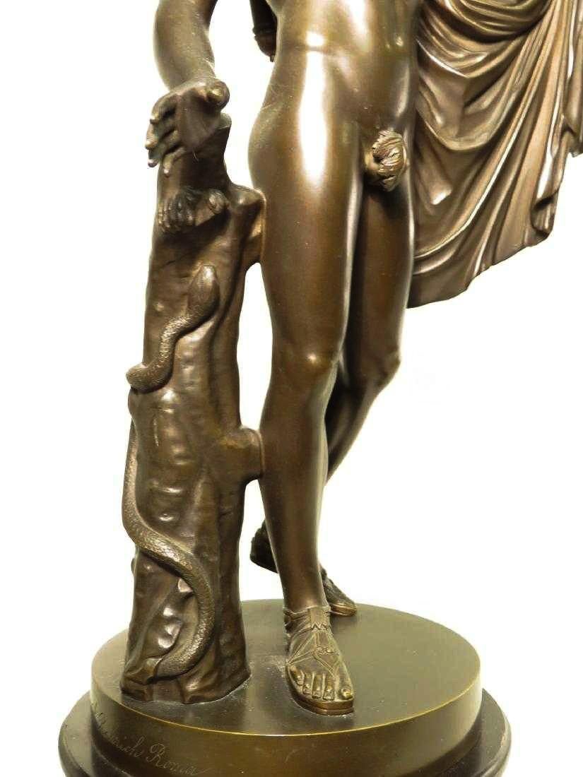 Pair of Italian Neoclassical Grand Tour Bronze Figures on Marble Bases In Good Condition In New York, NY