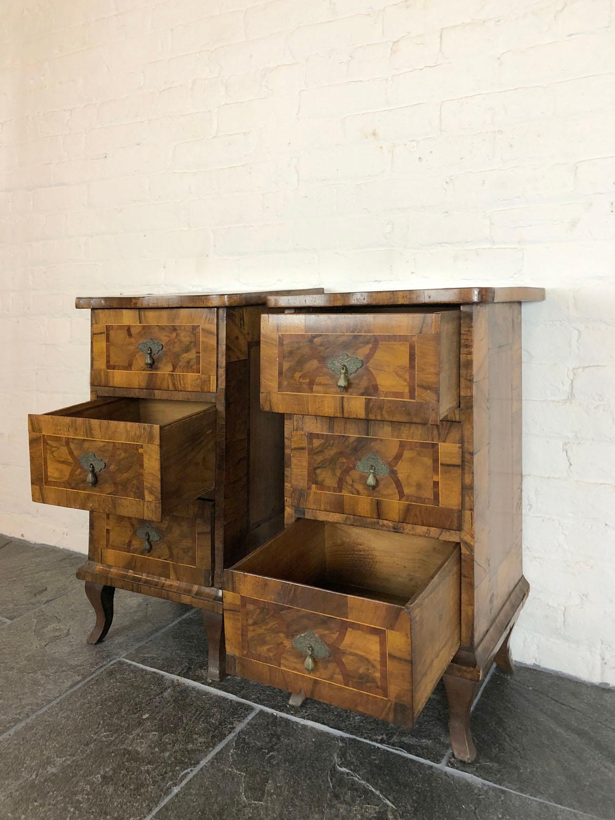 Pair of Italian Neoclassical Late 18th Century Inlaid Comodini or Night Stands For Sale 2