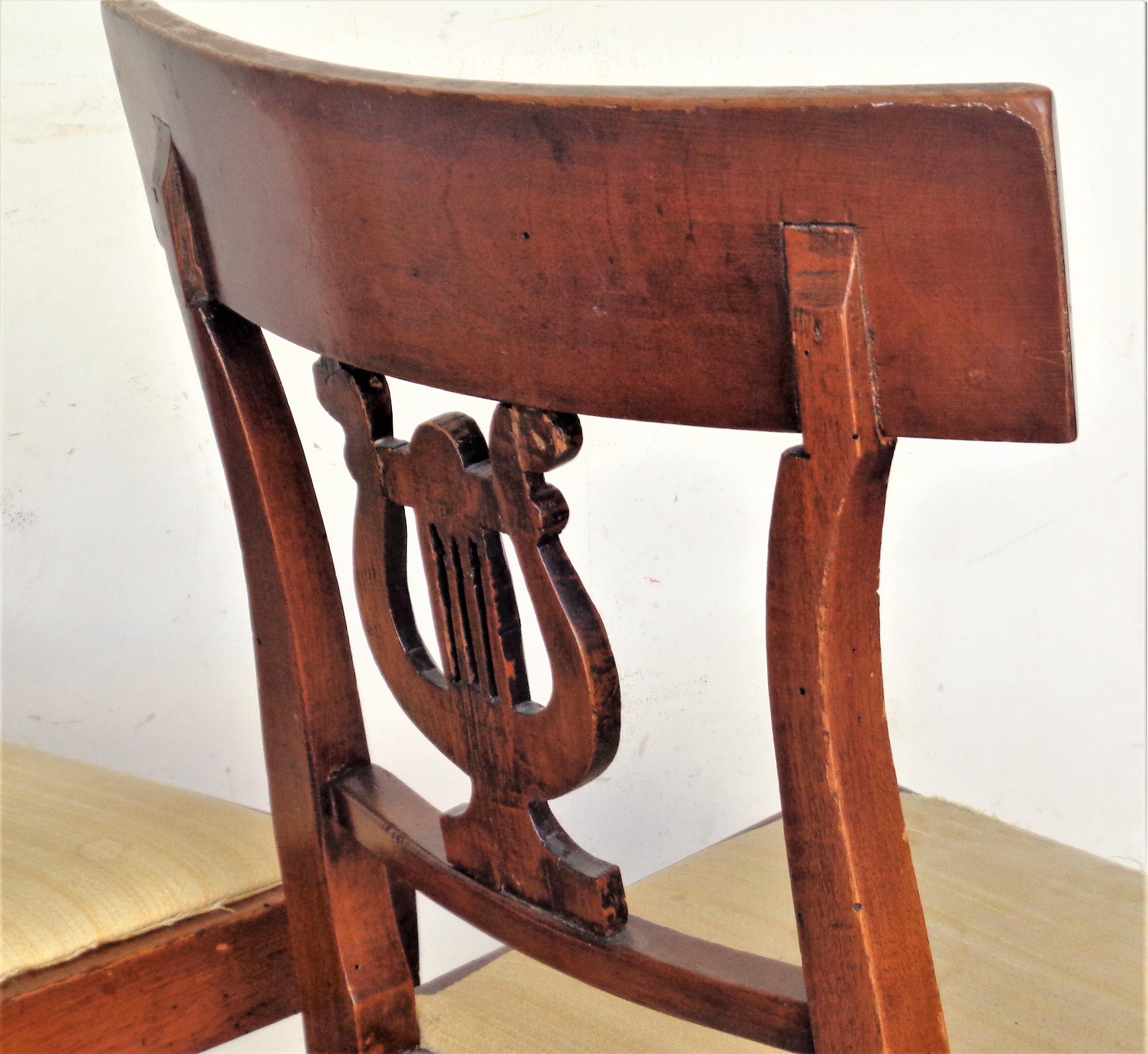 Tissu d'ameublement  Chaises italiennes néoclassiques à dossier en forme de lyre, vers 1800 en vente