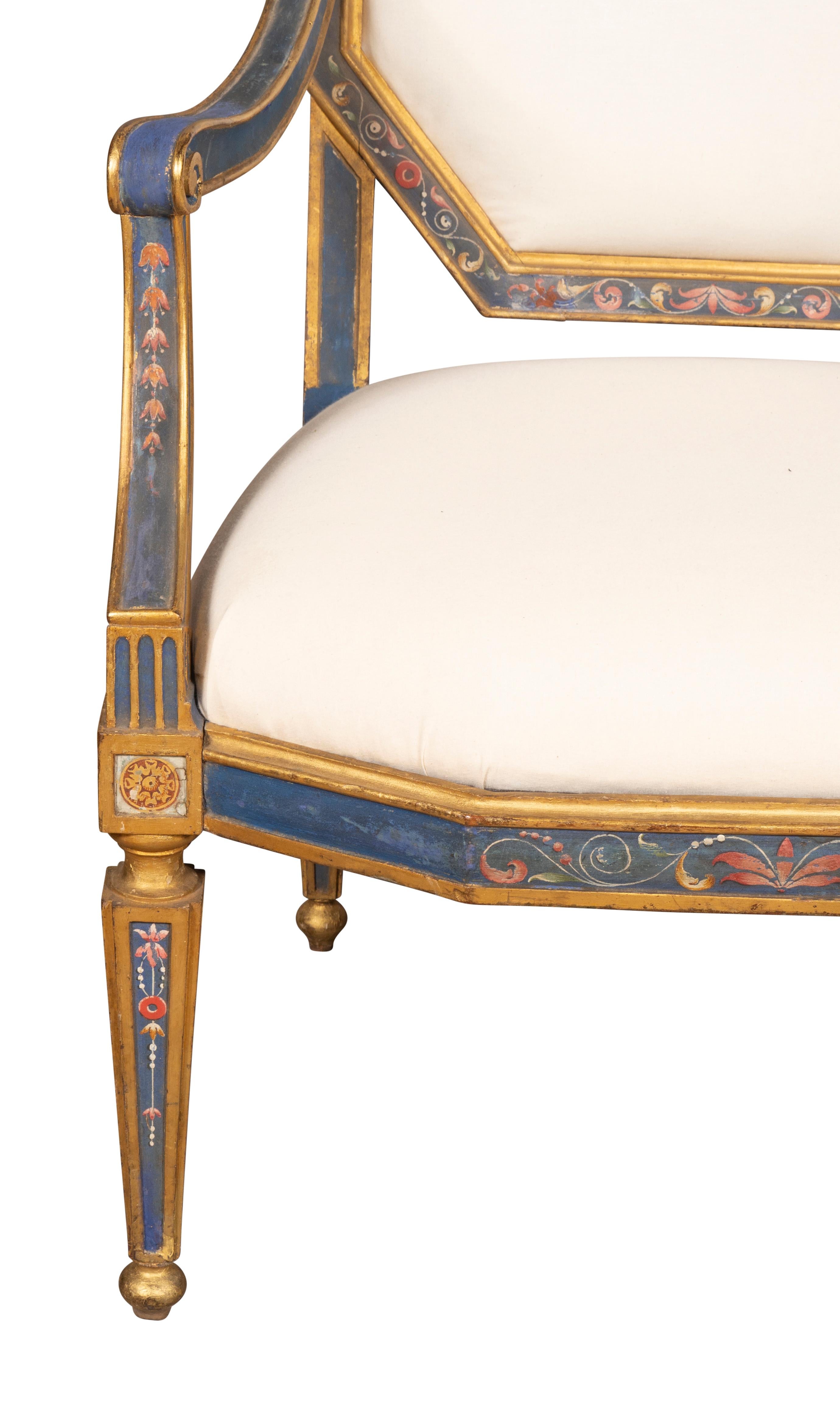 Paire de fauteuils italiens peints de style néoclassique en vente 6