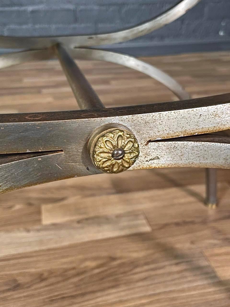 Metà XX secolo Coppia di panche neoclassiche revival con base a X e rosette dorate in vendita