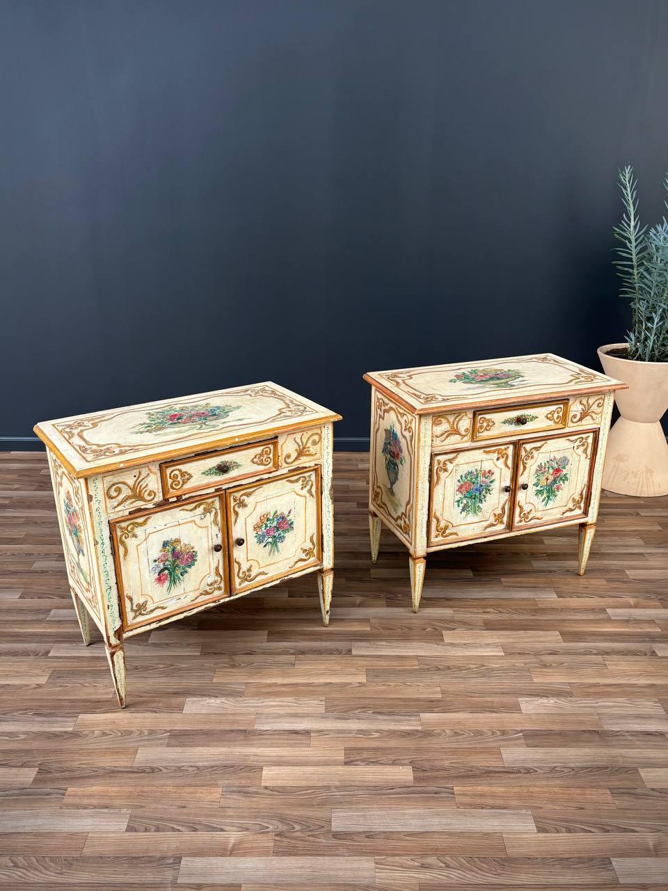 Pair of Italian Neoclassical Style Hand Painted Night Stands Cabinets In Good Condition For Sale In Los Angeles, CA