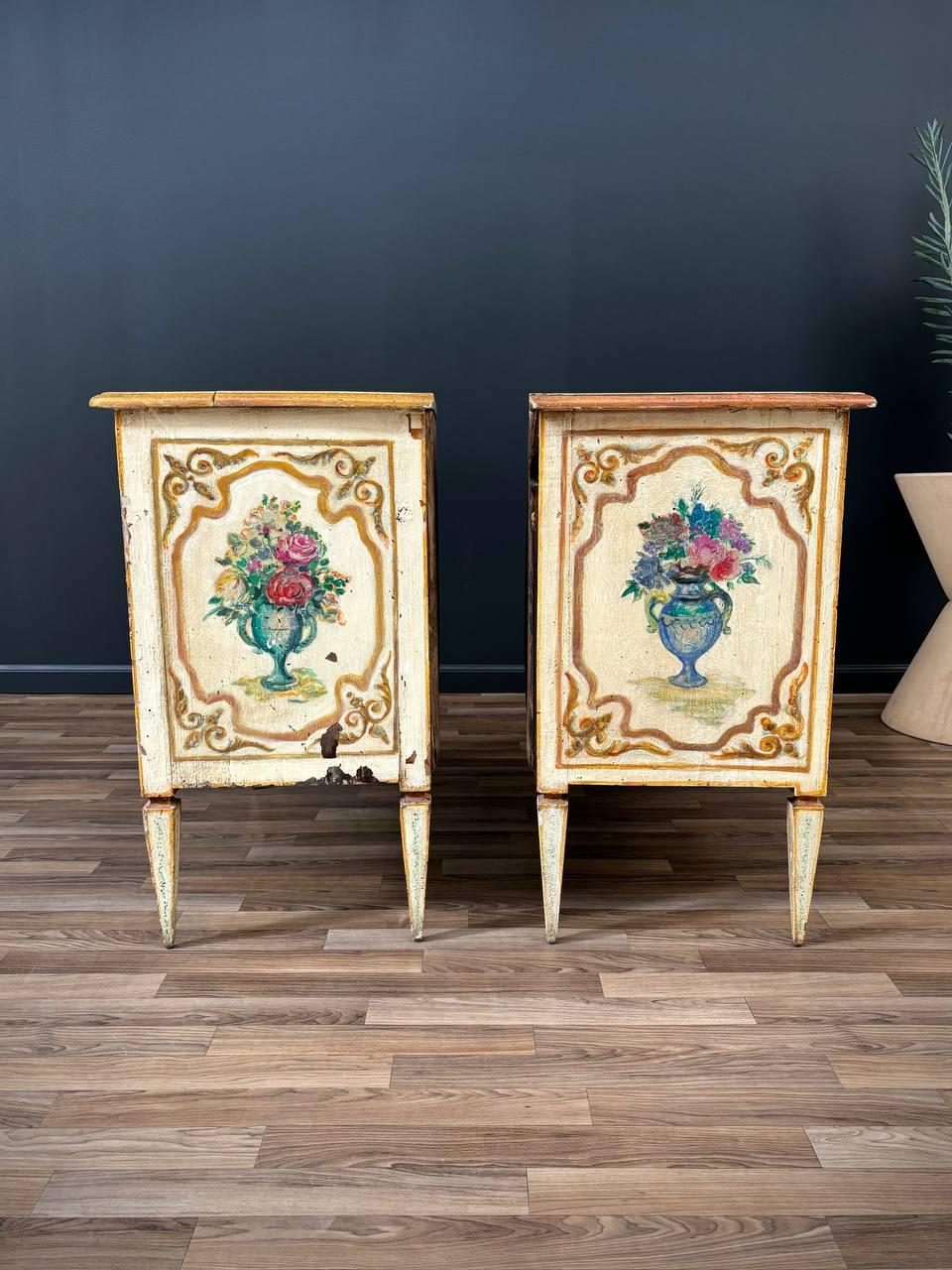 Pair of Italian Neoclassical Style Hand Painted Night Stands Cabinets For Sale 1