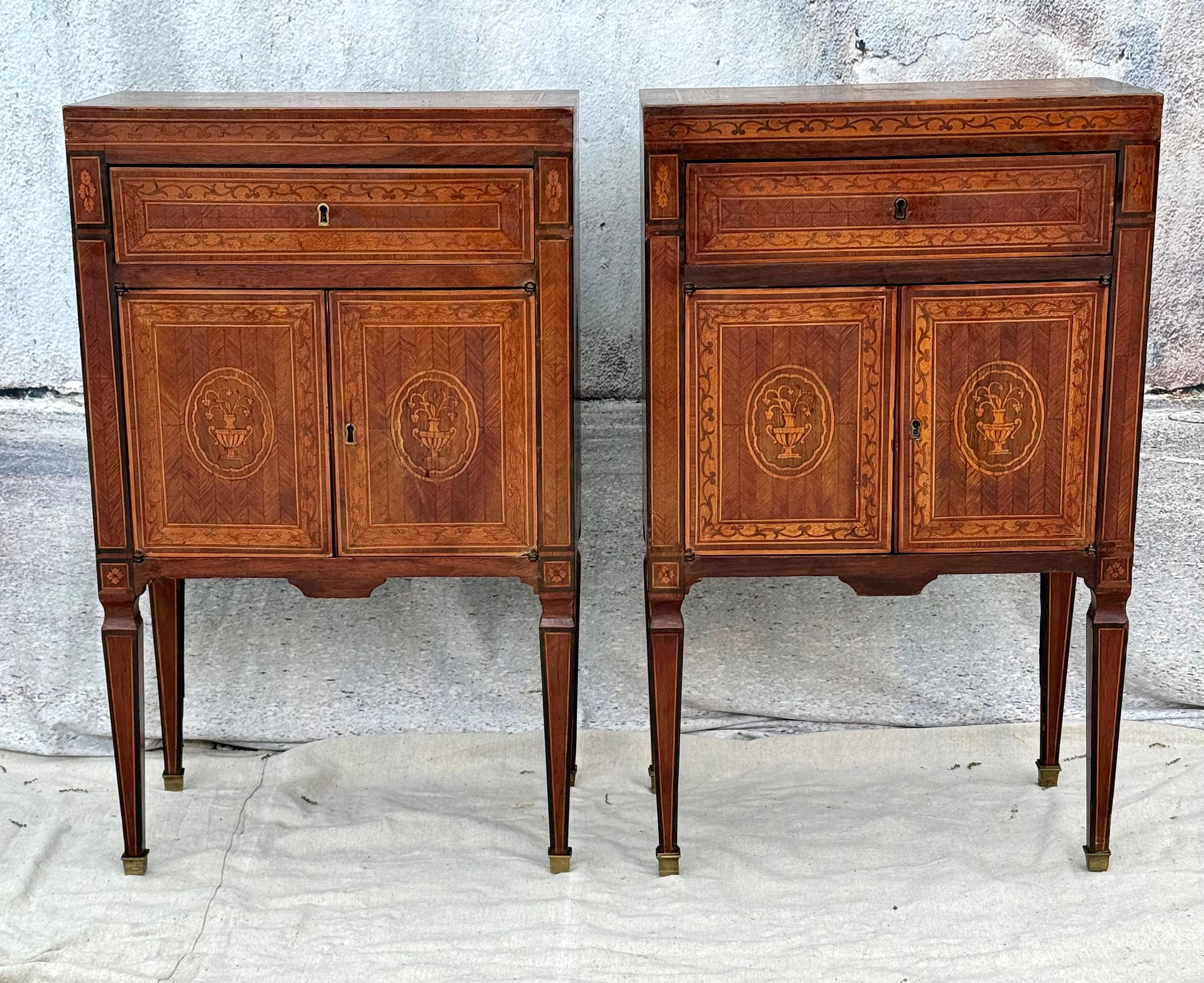 Pair Of  Italian Neoclassical Style Inlaid Bedside Cabinets For Sale 6