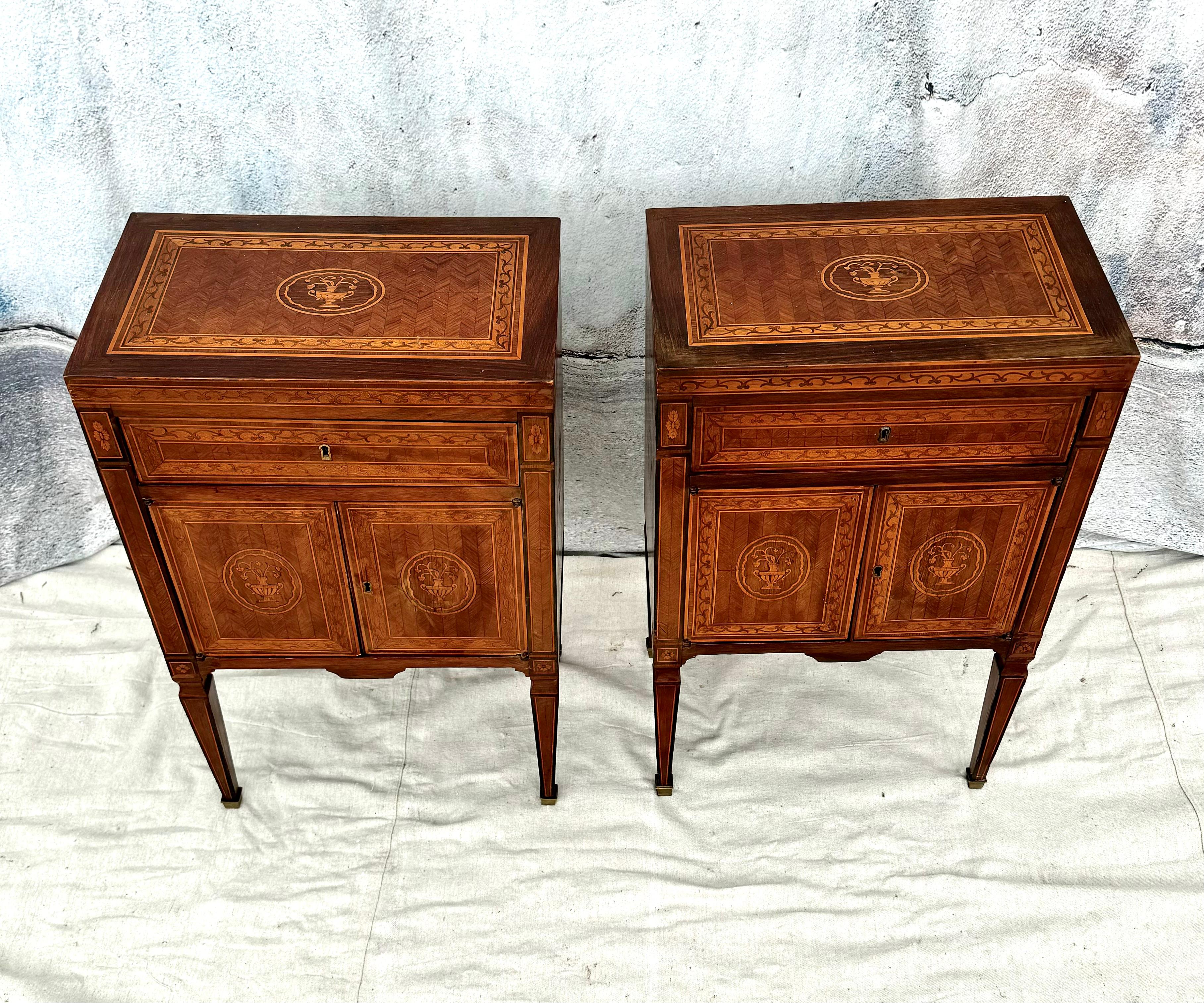 Pair Of  Italian Neoclassical Style Inlaid Bedside Cabinets In Good Condition For Sale In Bradenton, FL