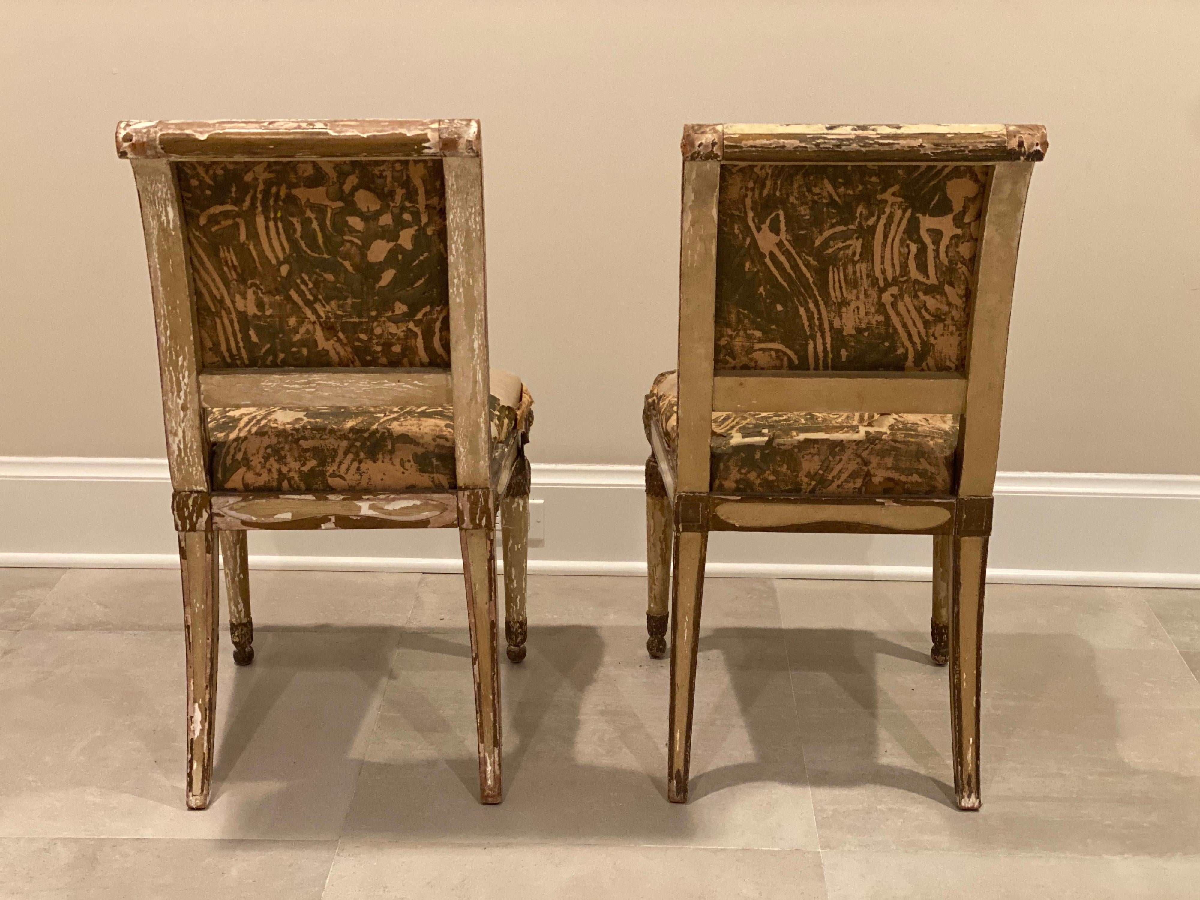 Pair of Italian Neoclassical Style Painted & Gilt Side Chairs, 19th Century In Distressed Condition In Southampton, NY