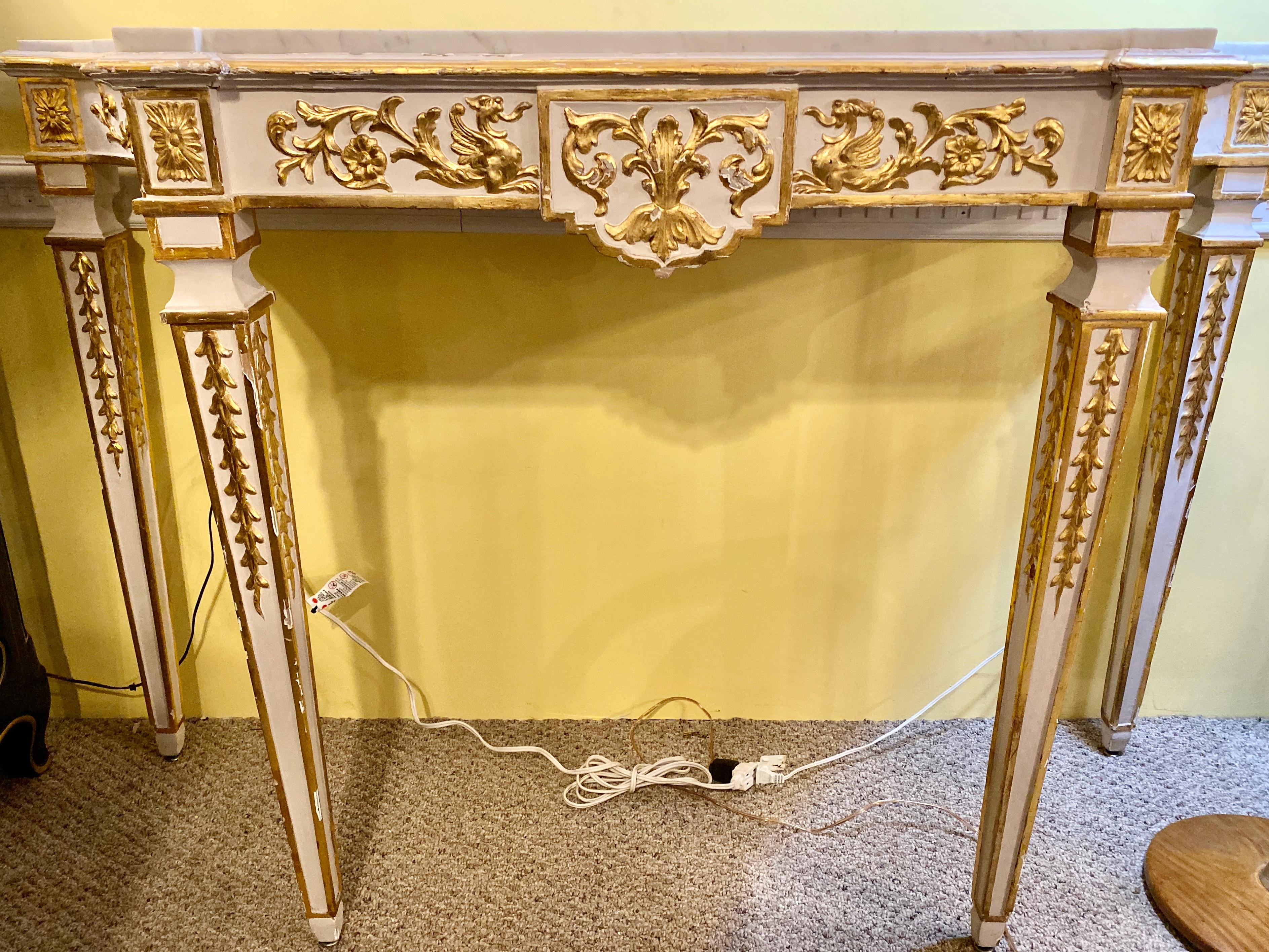 Console Tables Pair Parcel-Gilt and White Painted Italian Neoclassical Style  3