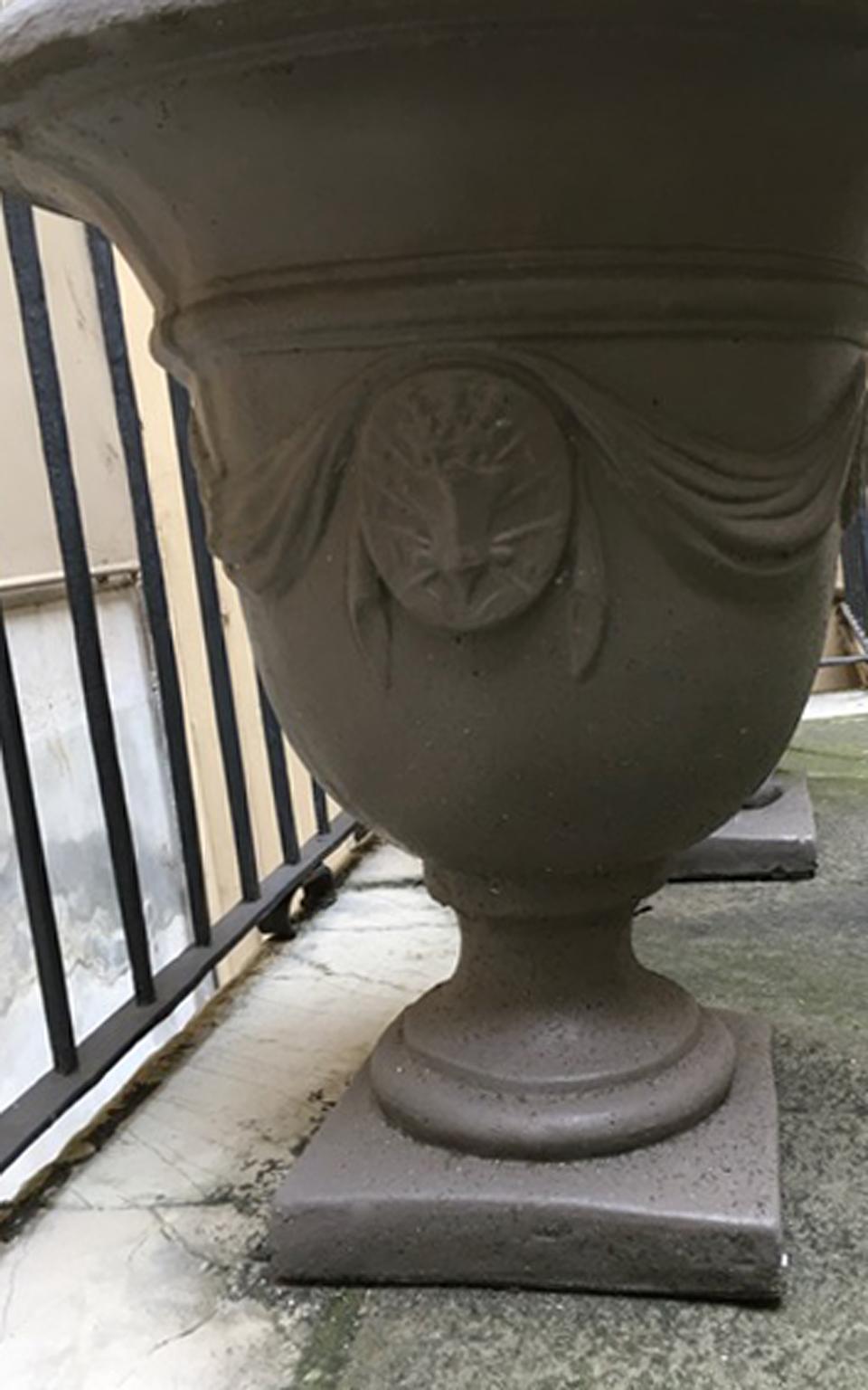 Pair of Italian Neoclassical Style Stone Paste Gardens Urns Hand Paint Mud Color For Sale 5