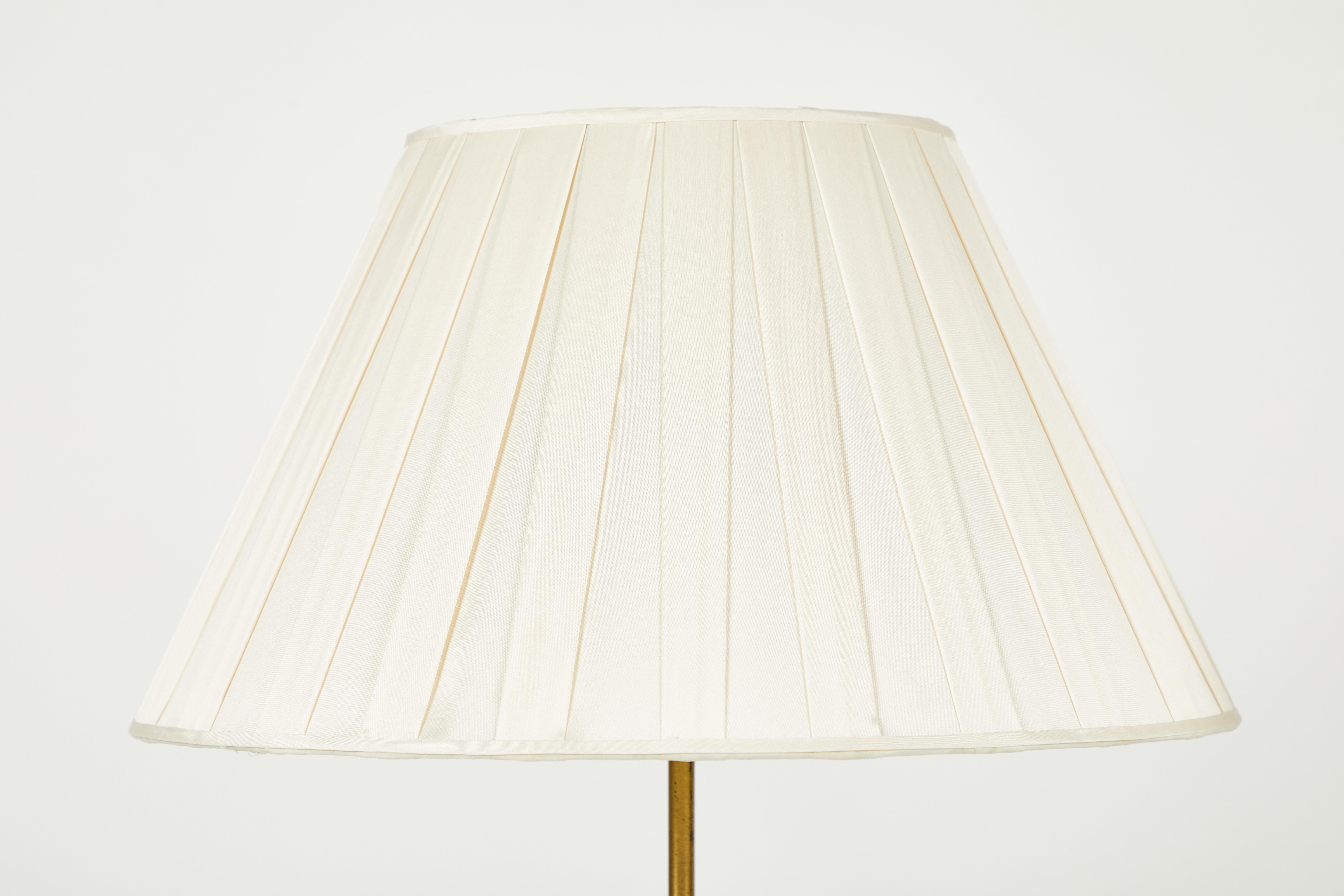 Dorato Coppia di lampade da tavolo in stile neoclassico italiano in vendita
