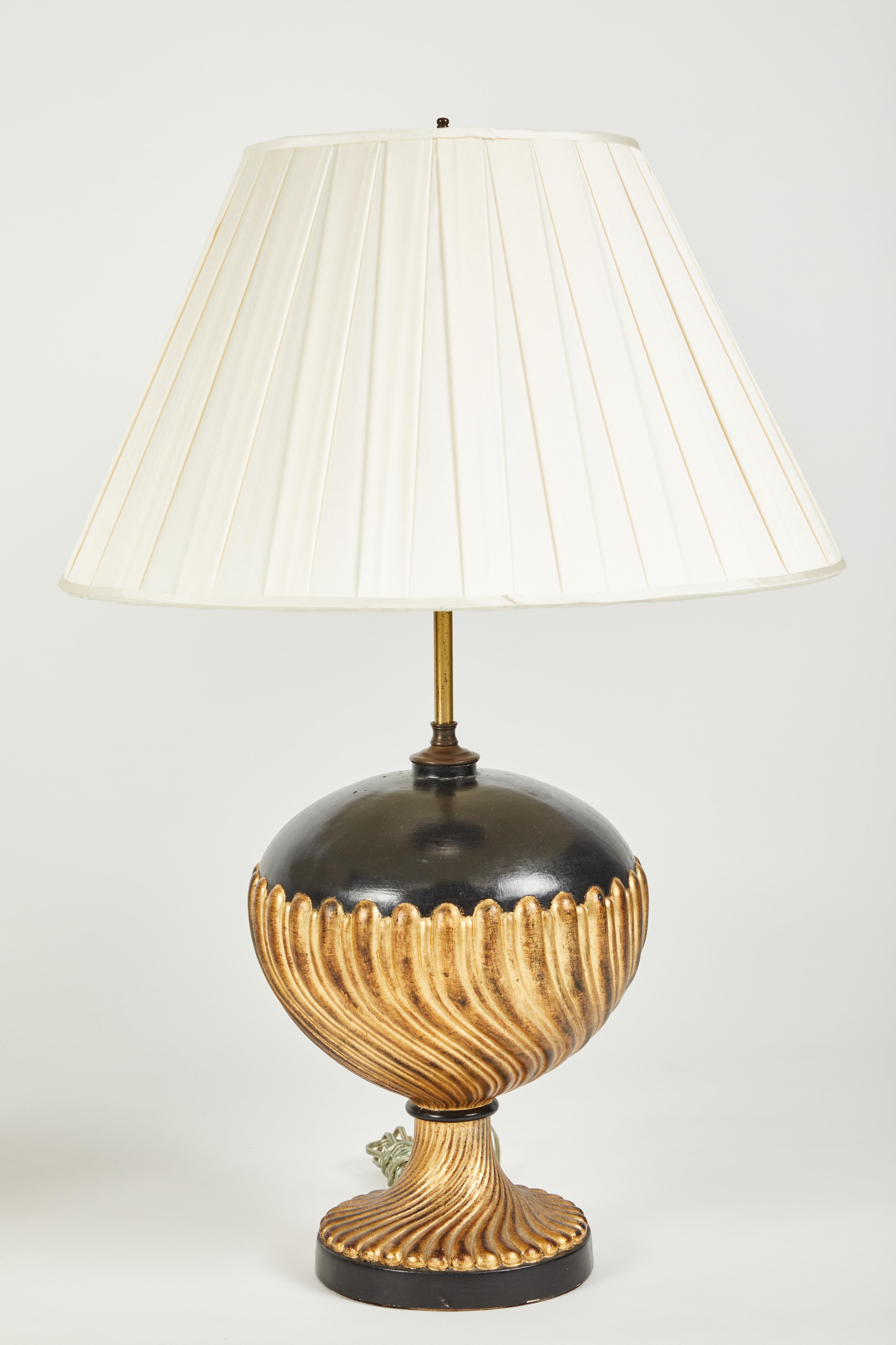 Coppia di lampade da tavolo in stile neoclassico italiano In condizioni buone in vendita a Los Angeles, CA