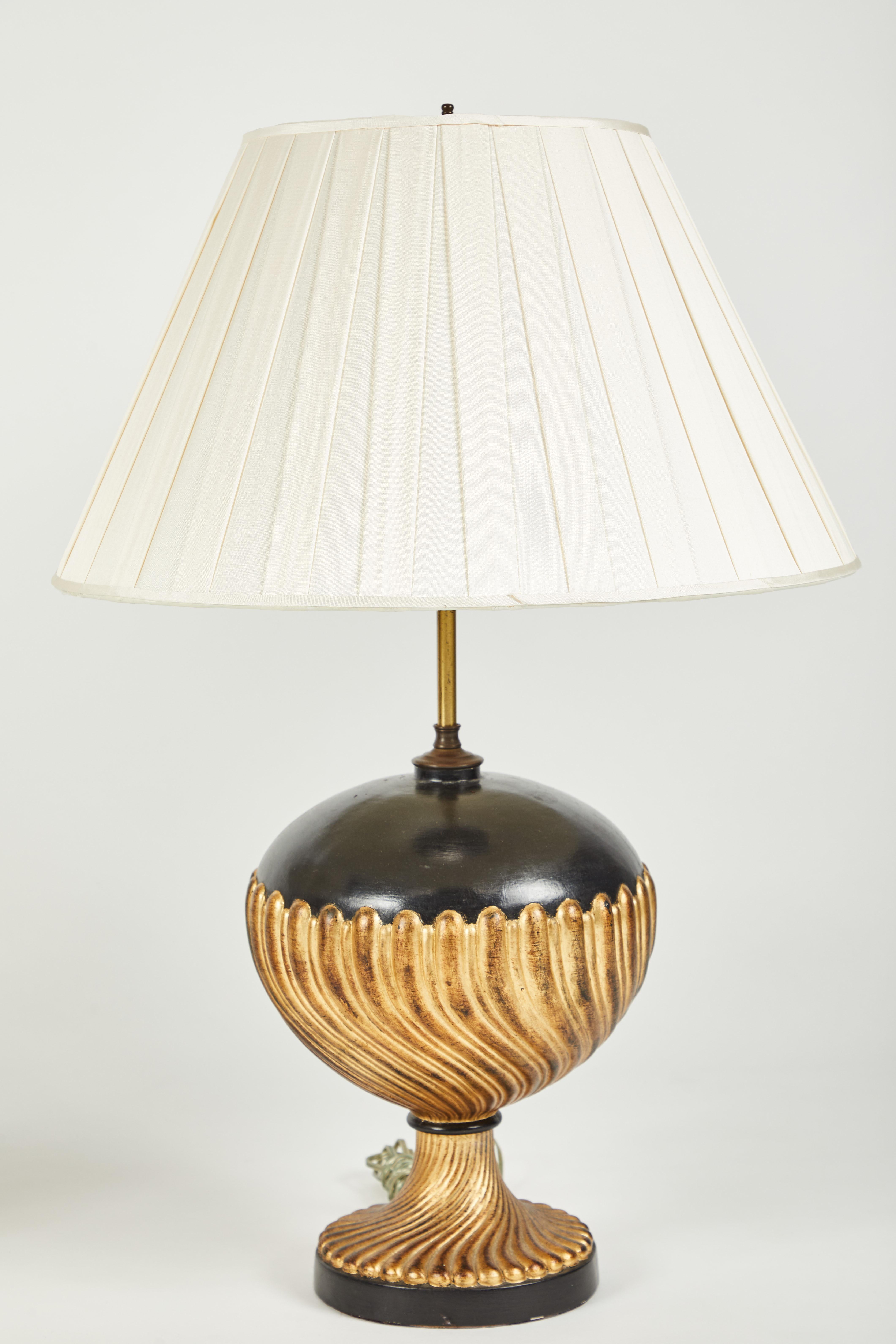 XX secolo Coppia di lampade da tavolo in stile neoclassico italiano in vendita