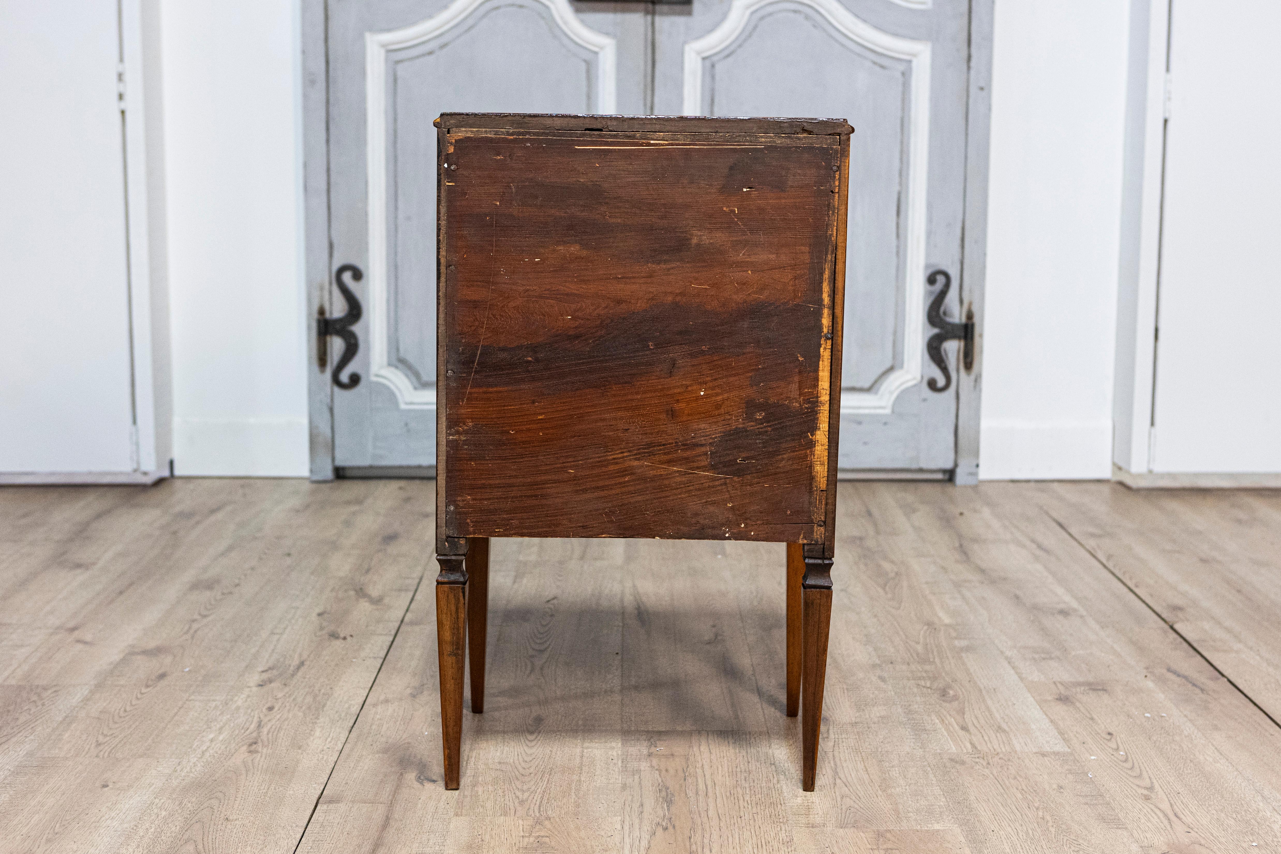 Pair of Italian Neoclassical Style Walnut Nightstands with Bookmatched Veneer For Sale 7