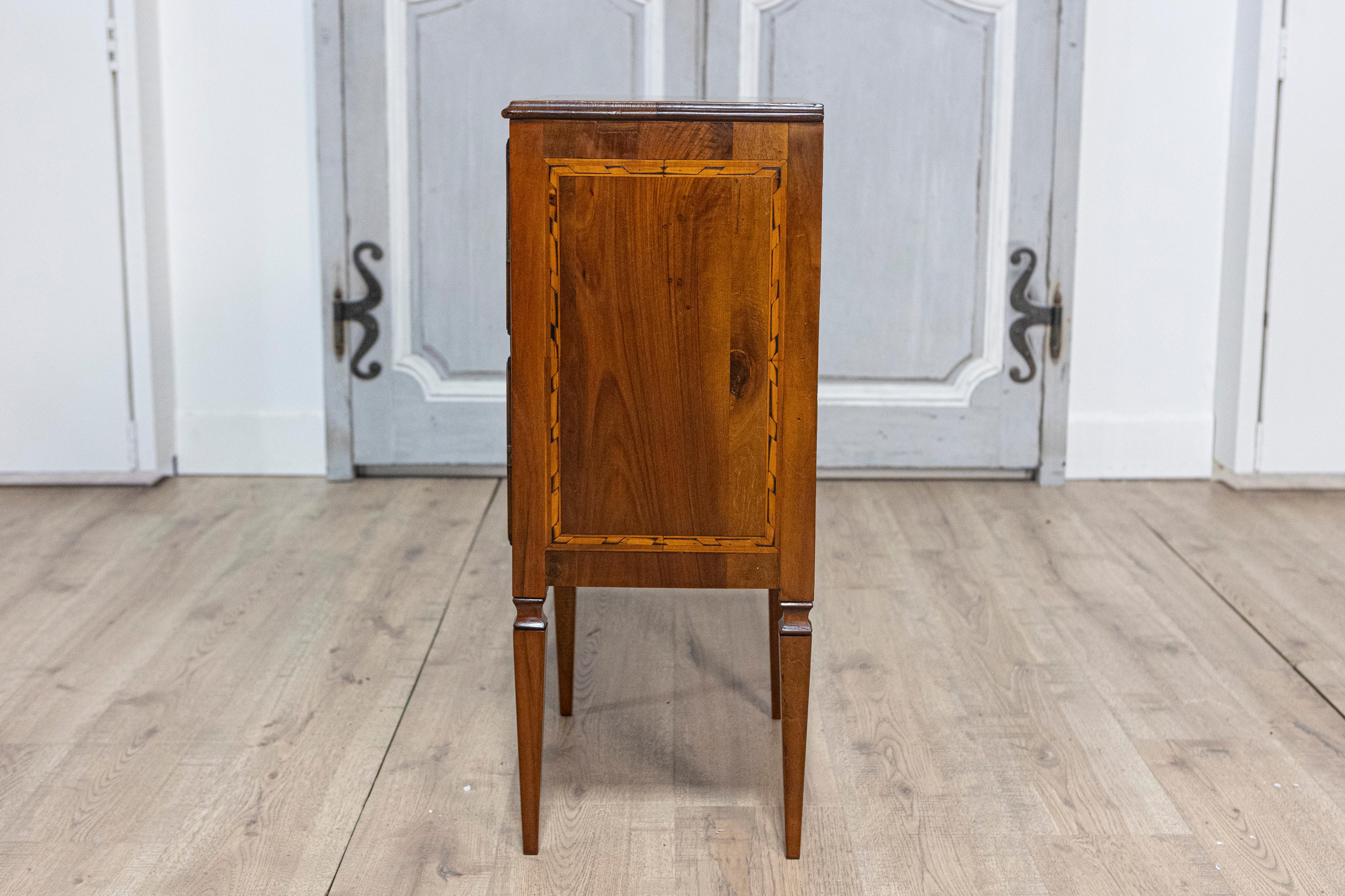 Pair of Italian Neoclassical Style Walnut Nightstands with Bookmatched Veneer For Sale 3