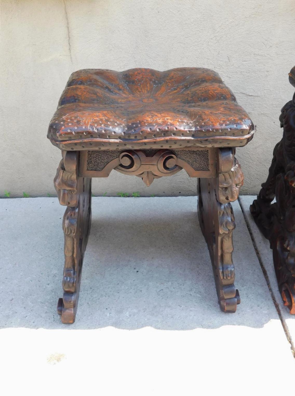 Pair of Italian Neoclassical Walnut Figural Lion Pillow Top Stools, Circa 1810  For Sale 4