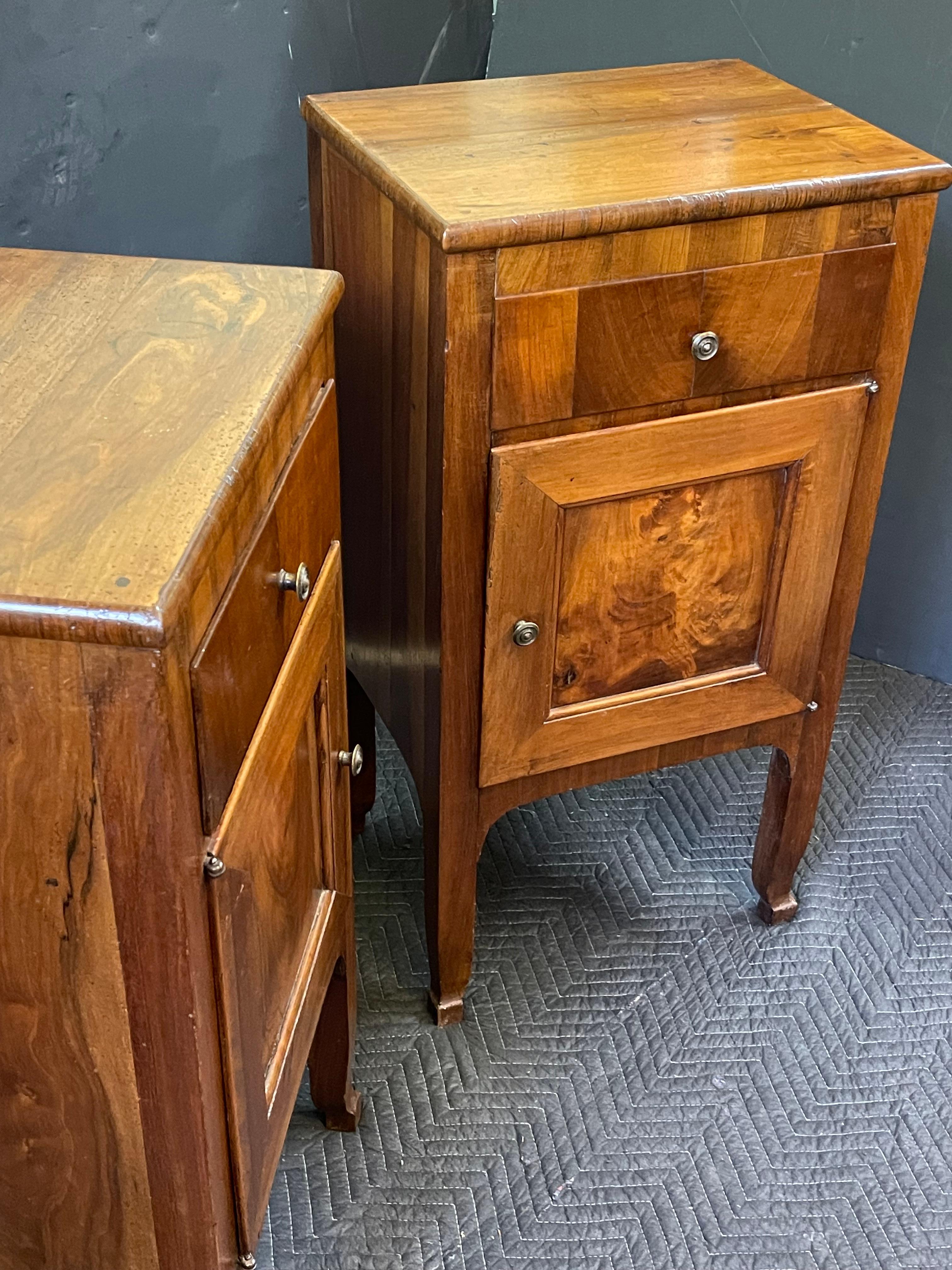 20th Century Pair of Italian Neoclassical Walnut Side Cabinets or Nightstands 