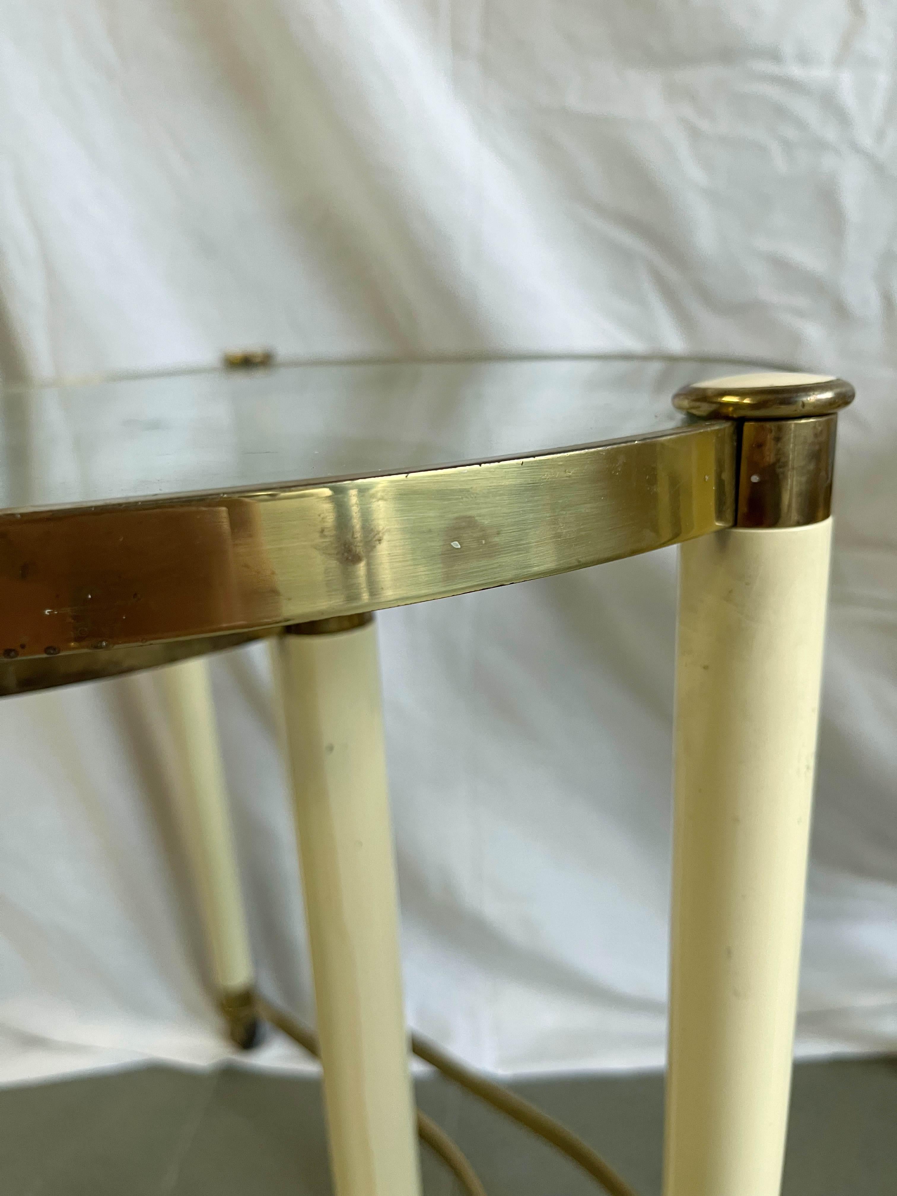 Paire de tables gigognes italiennes sur roulettes en vente 2