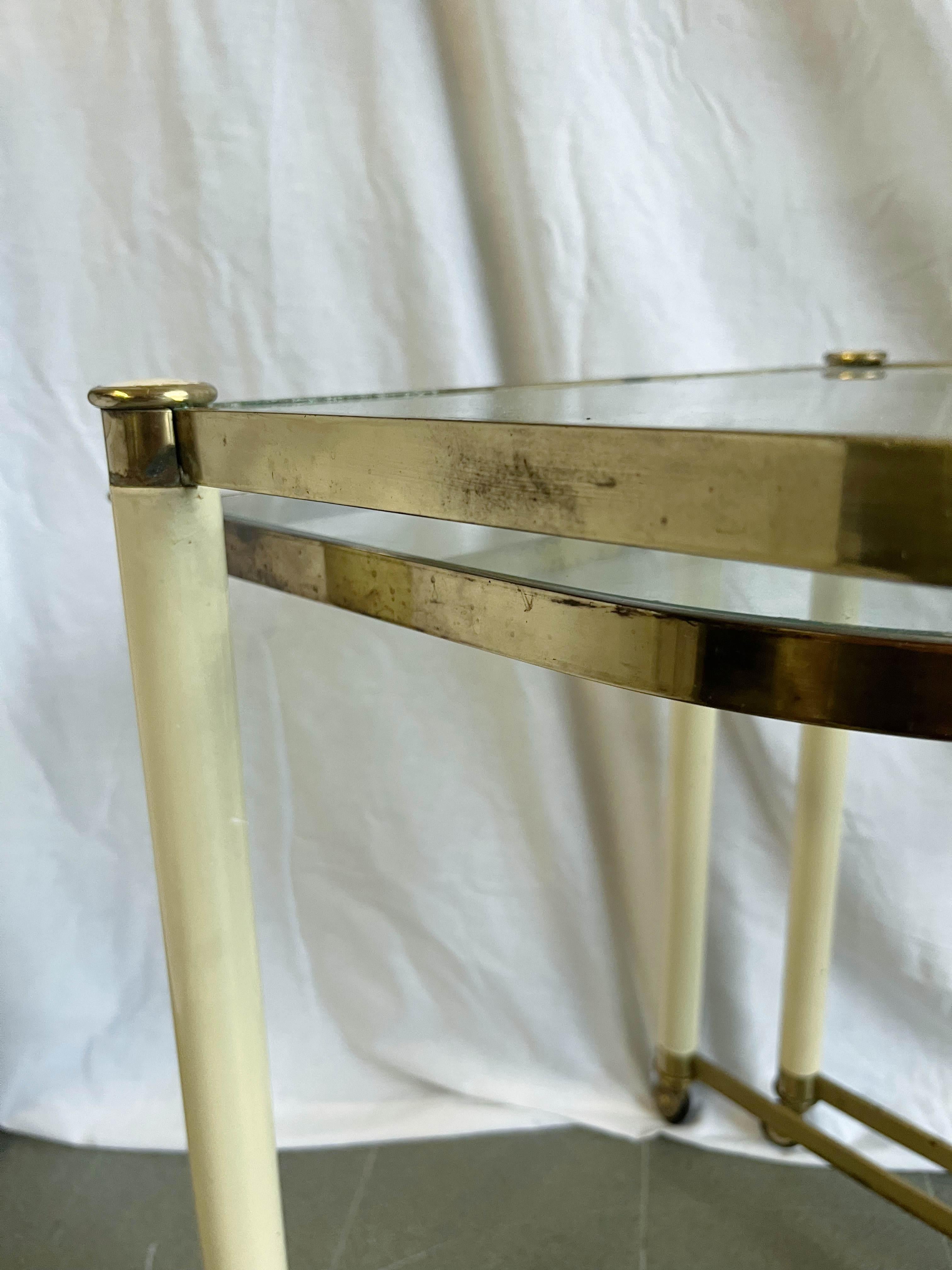 Paire de tables gigognes italiennes sur roulettes en vente 3