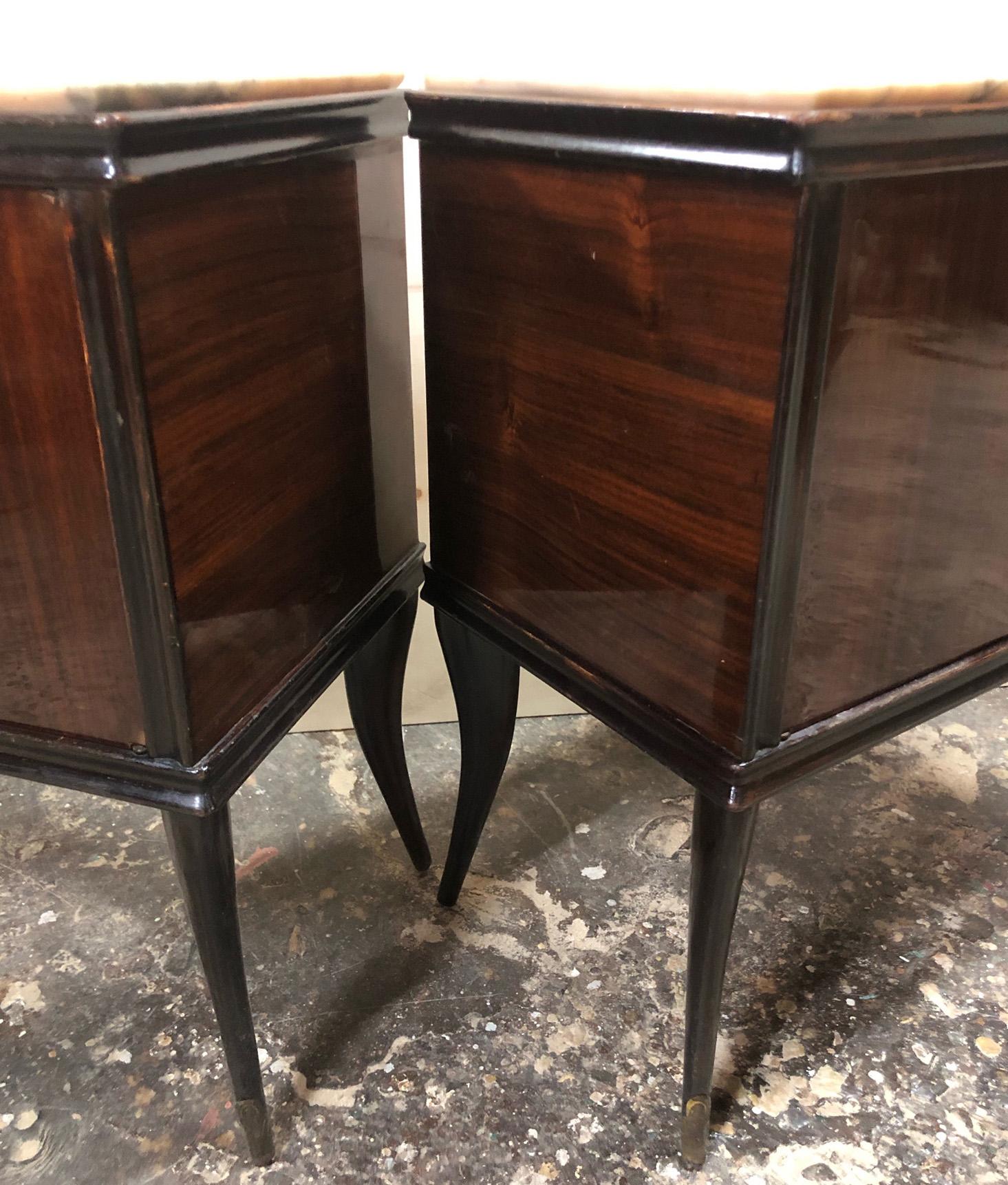 Pair of Italian Night Stands in Walnut with Cream Marble In Good Condition In Buggiano, IT