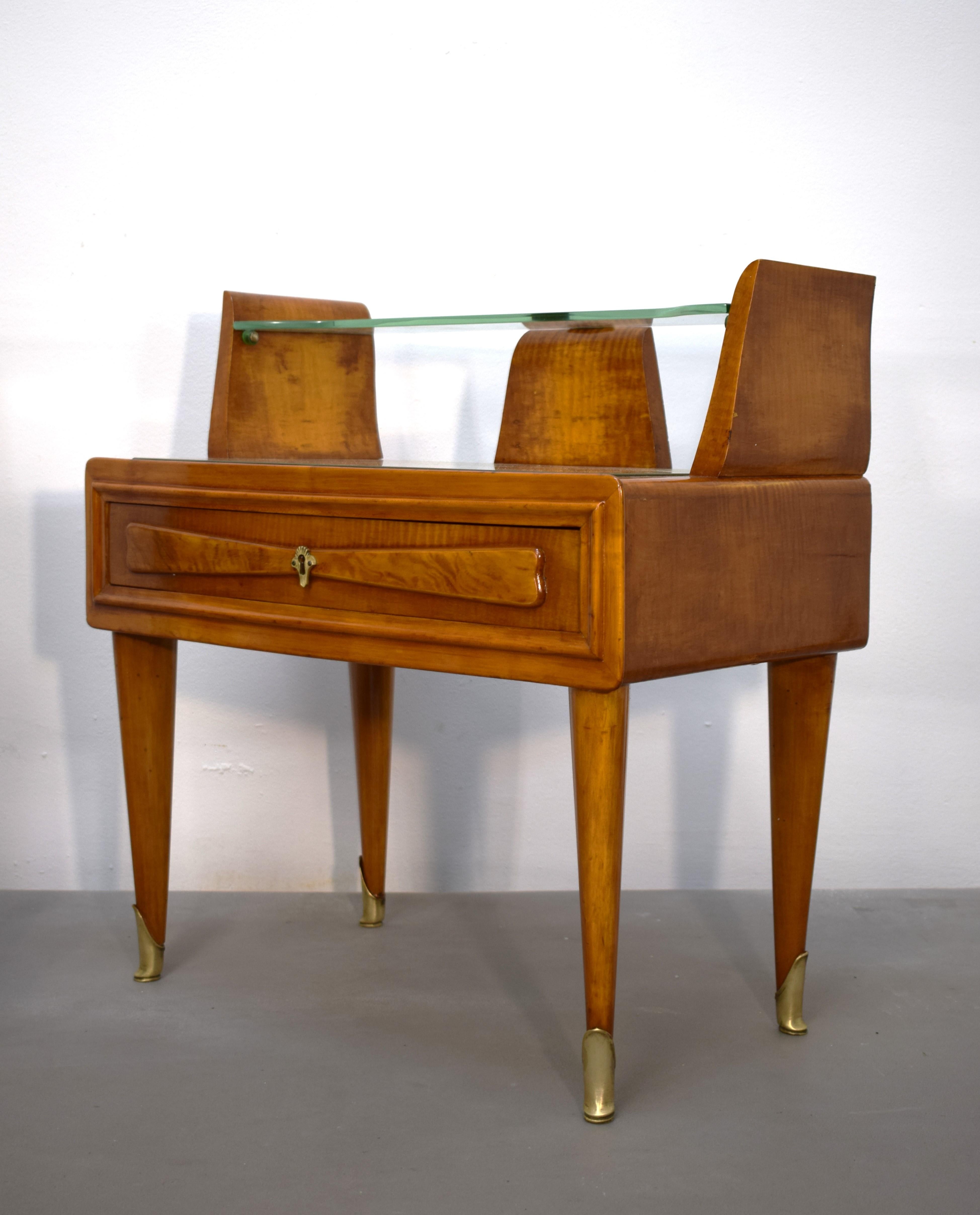 Mid-20th Century Pair of Italian nightstands, 1950s For Sale