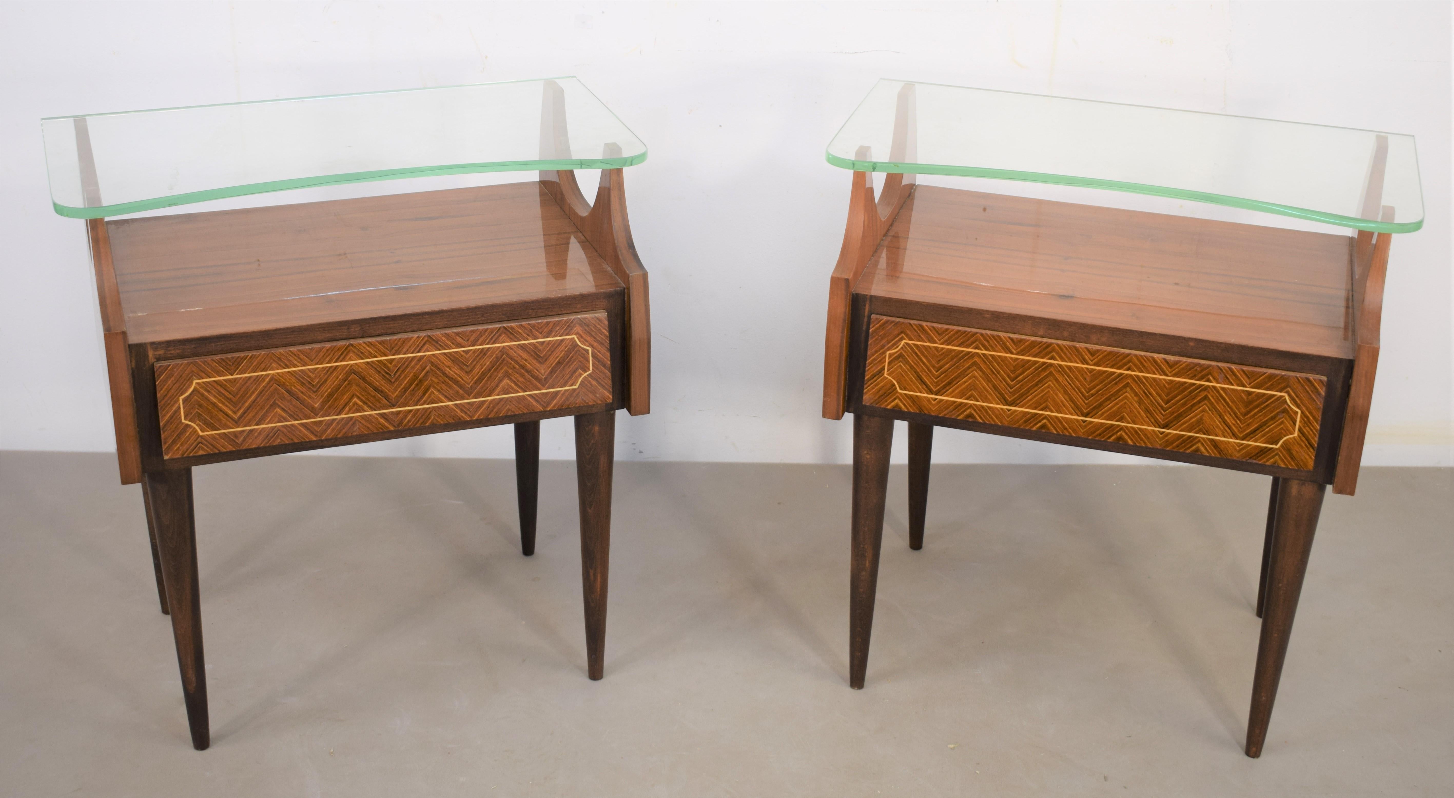 Pair of Italian nightstands, 1960s.
Dimensions: H=61 cm; W=61 cm; D=36 cm.